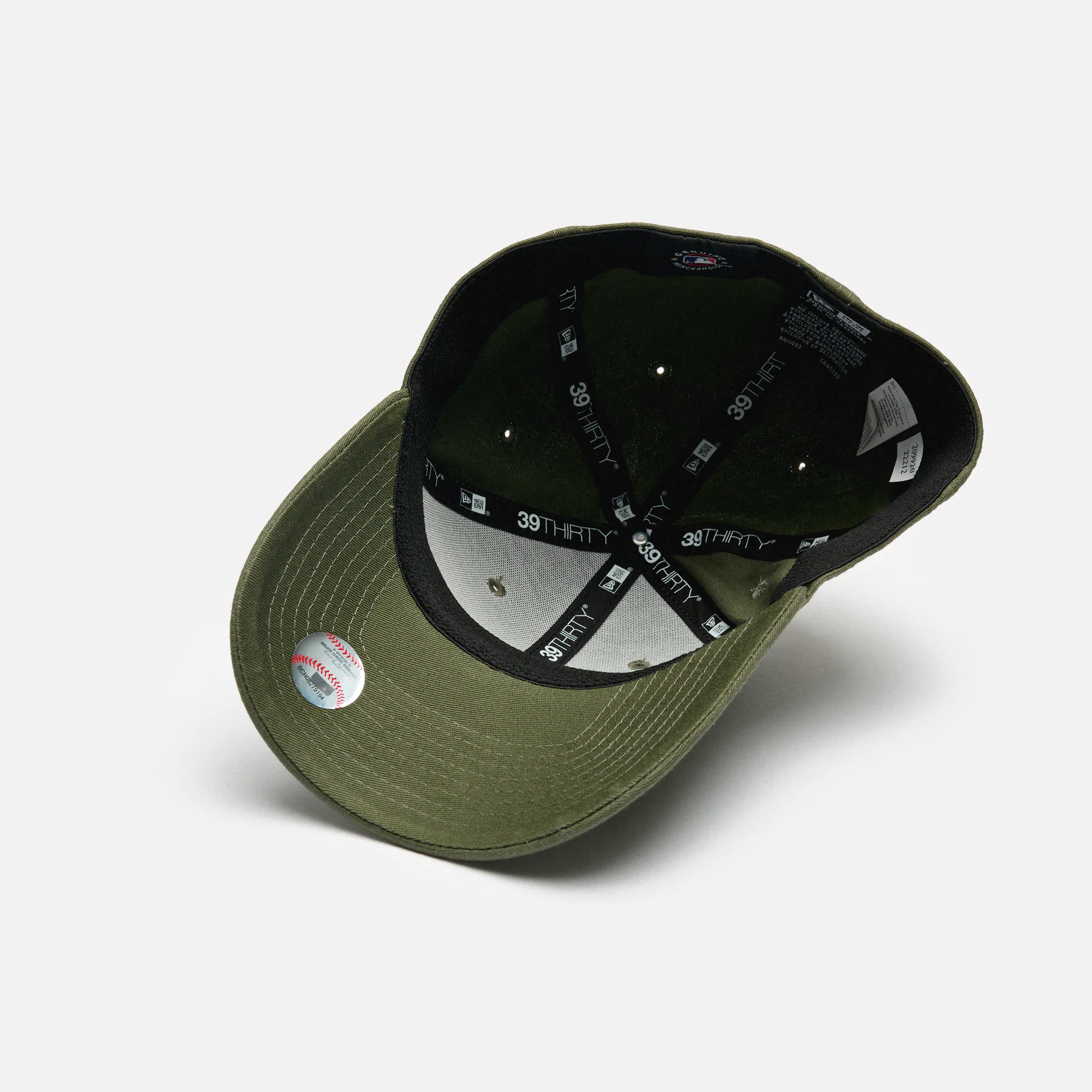New Era MLB NY Yankees League Essential 39Thirty Stretch Fit Cap Olive