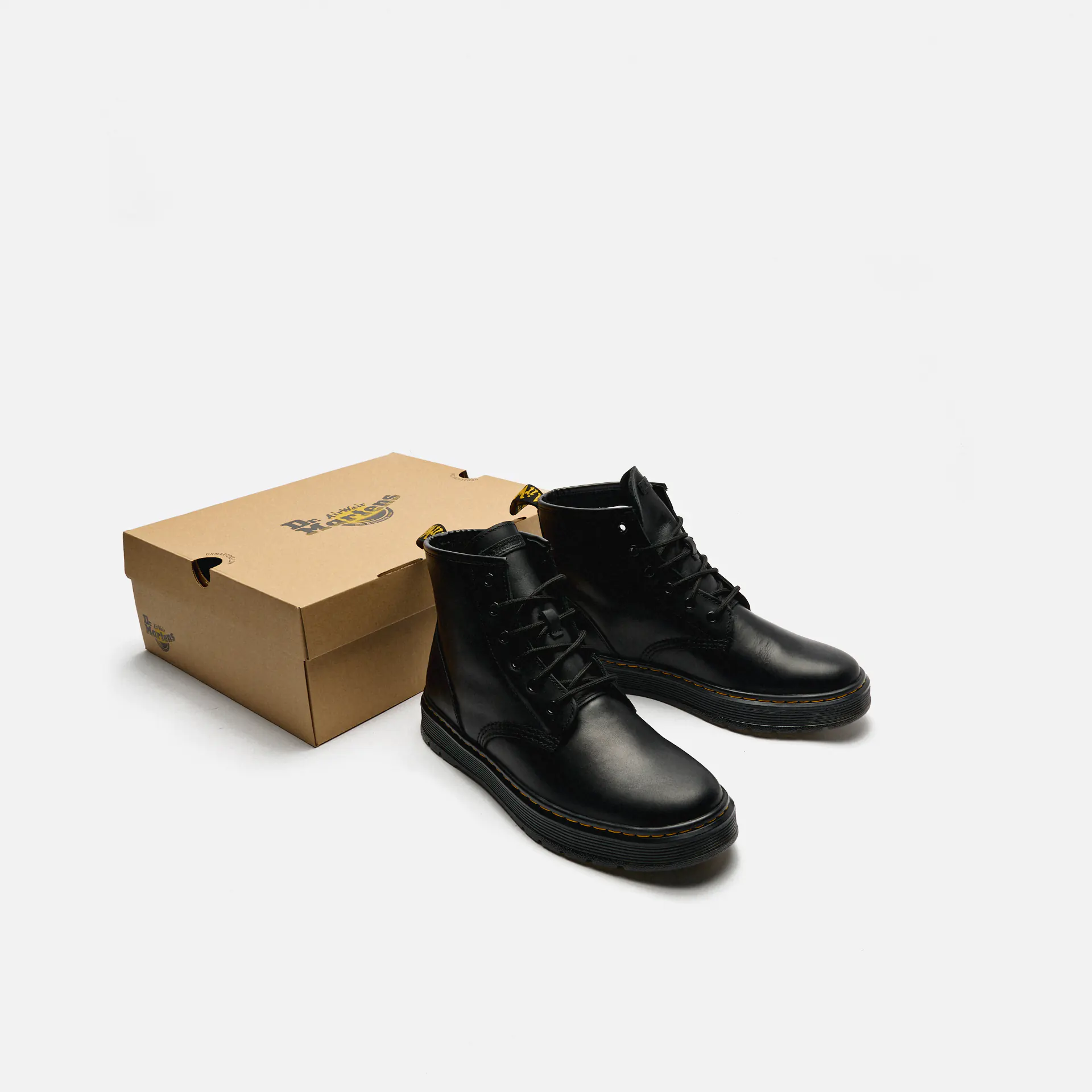 Dr. Martens Brookline Chukka Lusso Boots Black