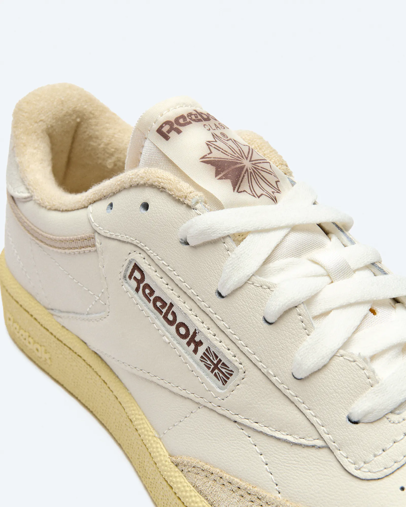 Reebok white vintage shop