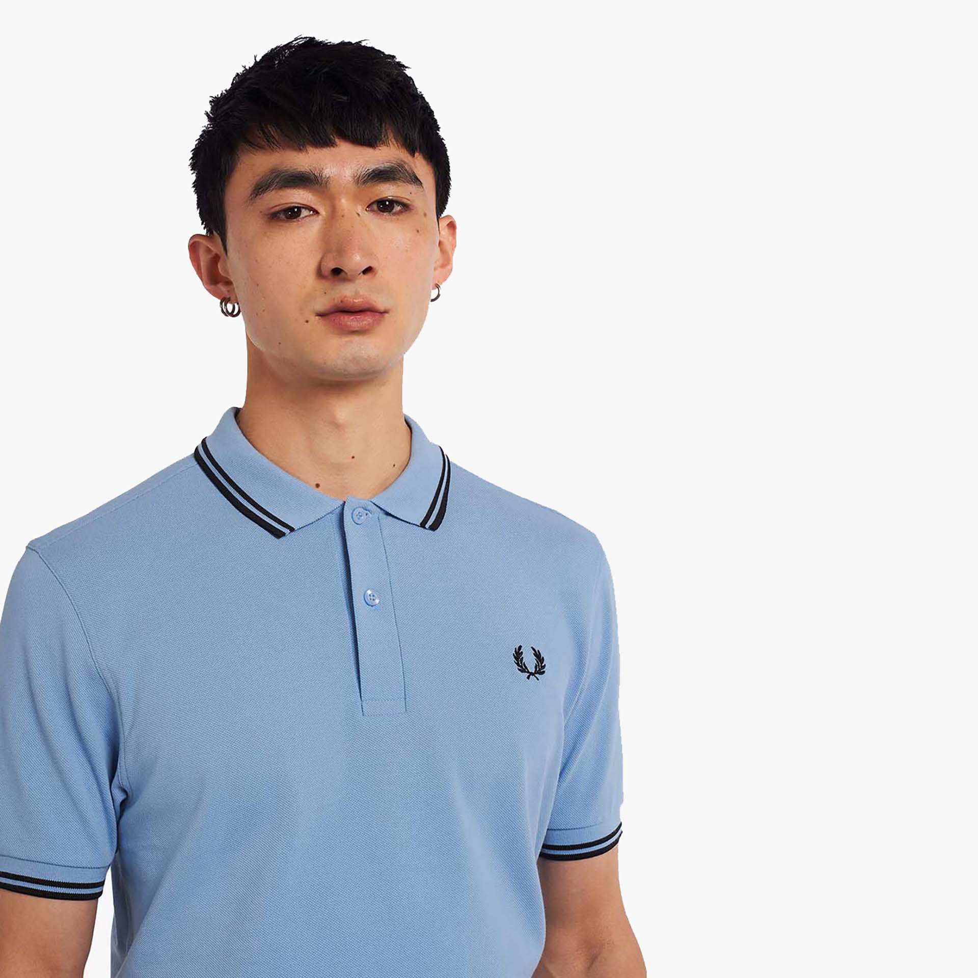 Fred Perry Poloshirt mit Doppelstreifen Sky/Black/Black