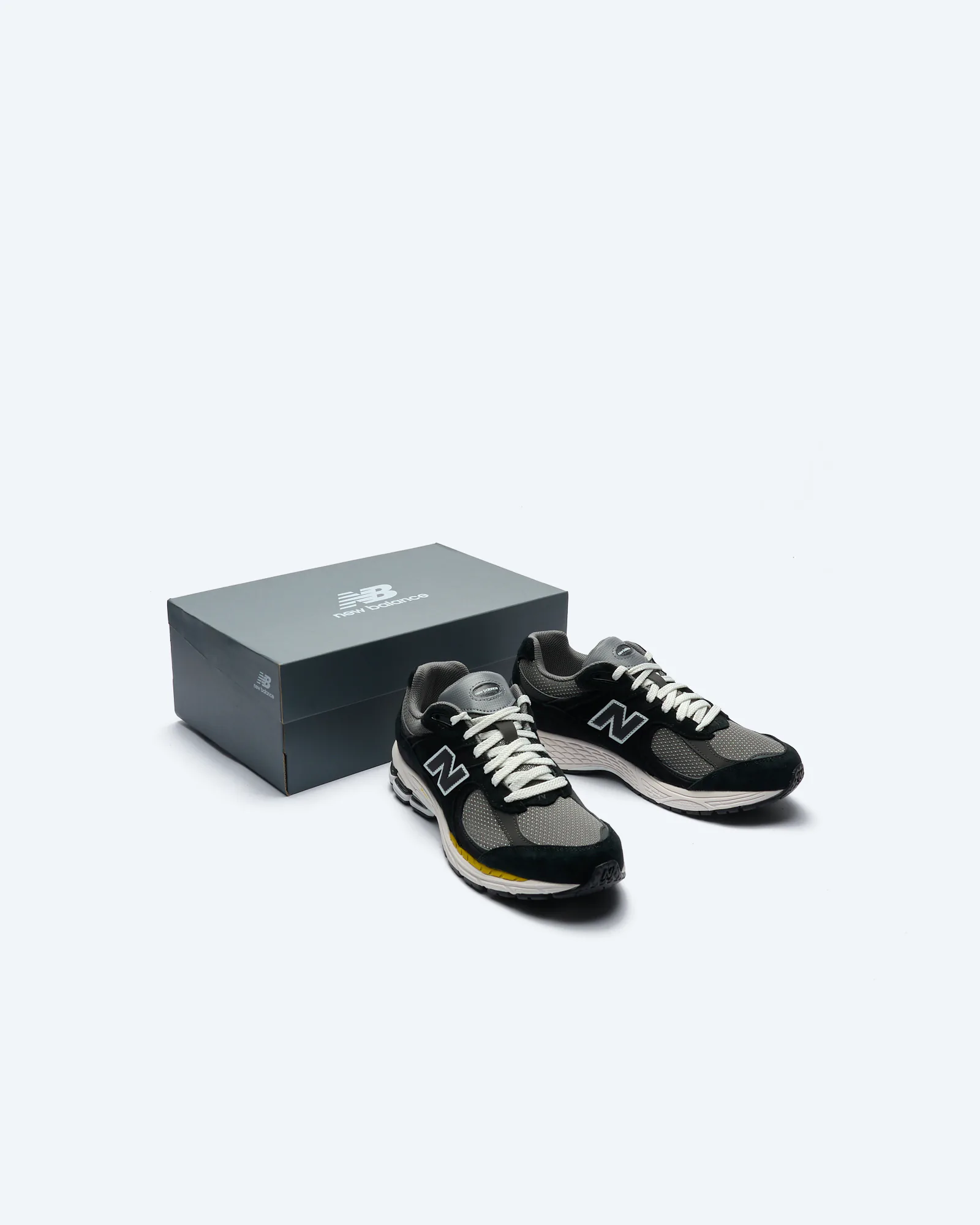 2002R Sneaker Black
