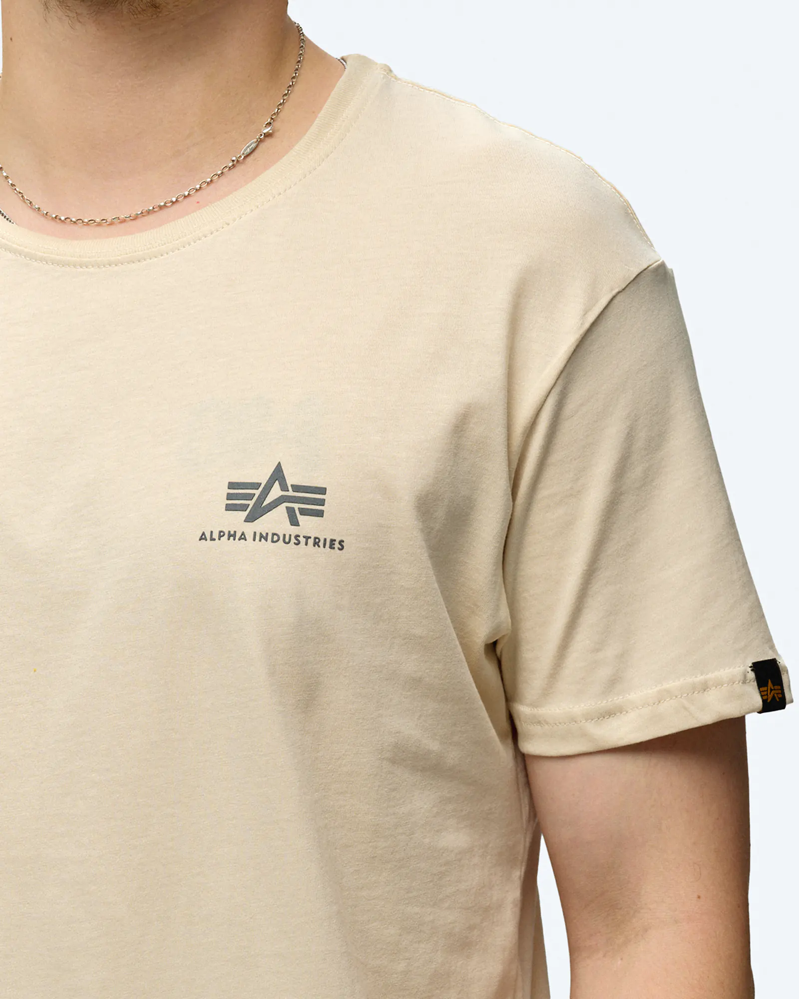 Alpha Industries Basic T-Shirt Small Logo Jet Stream White Alpha Industries Basic T-Shirt Small Logo Jet Stream White