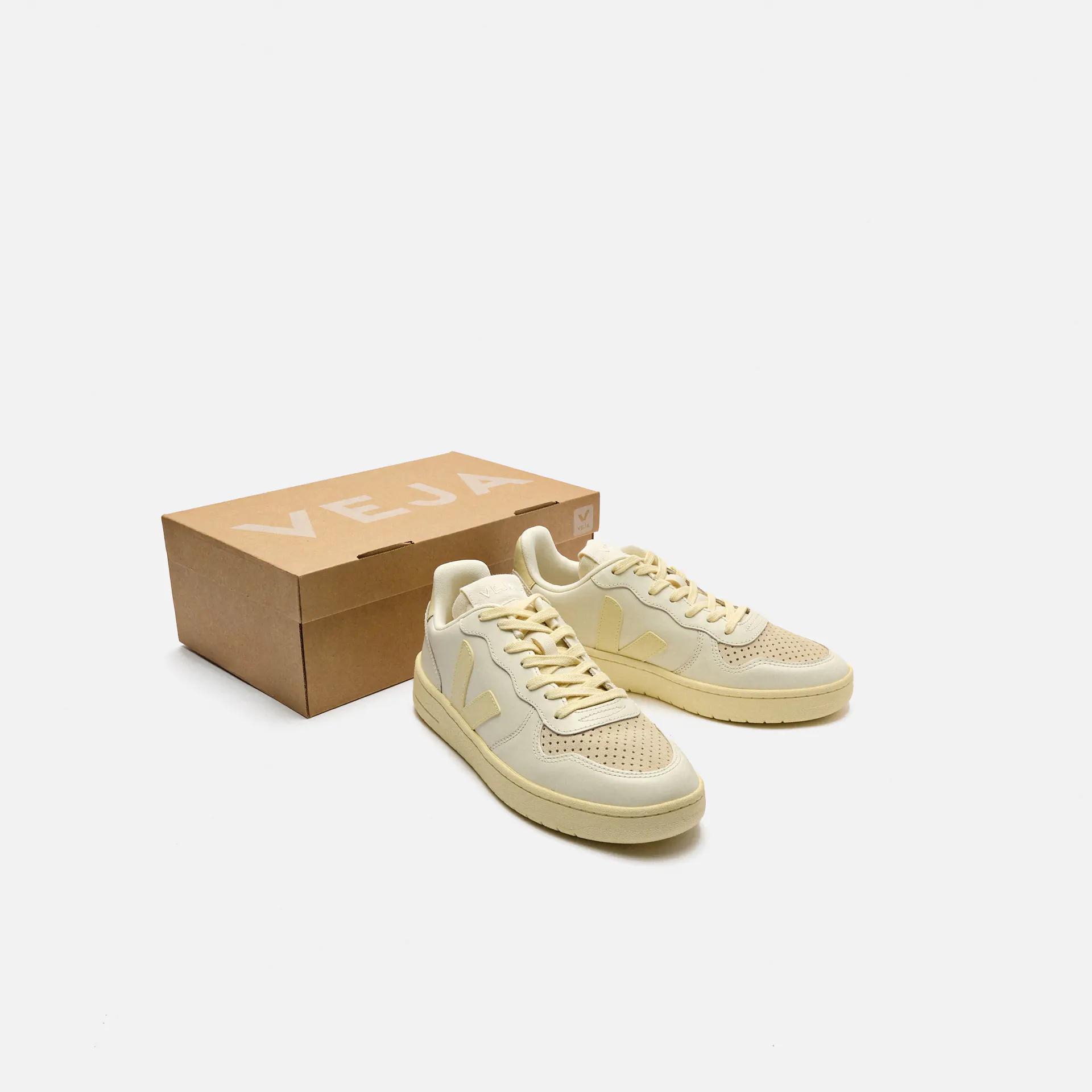 Veja V-10 Women Leather Sneaker Pure Calcaire