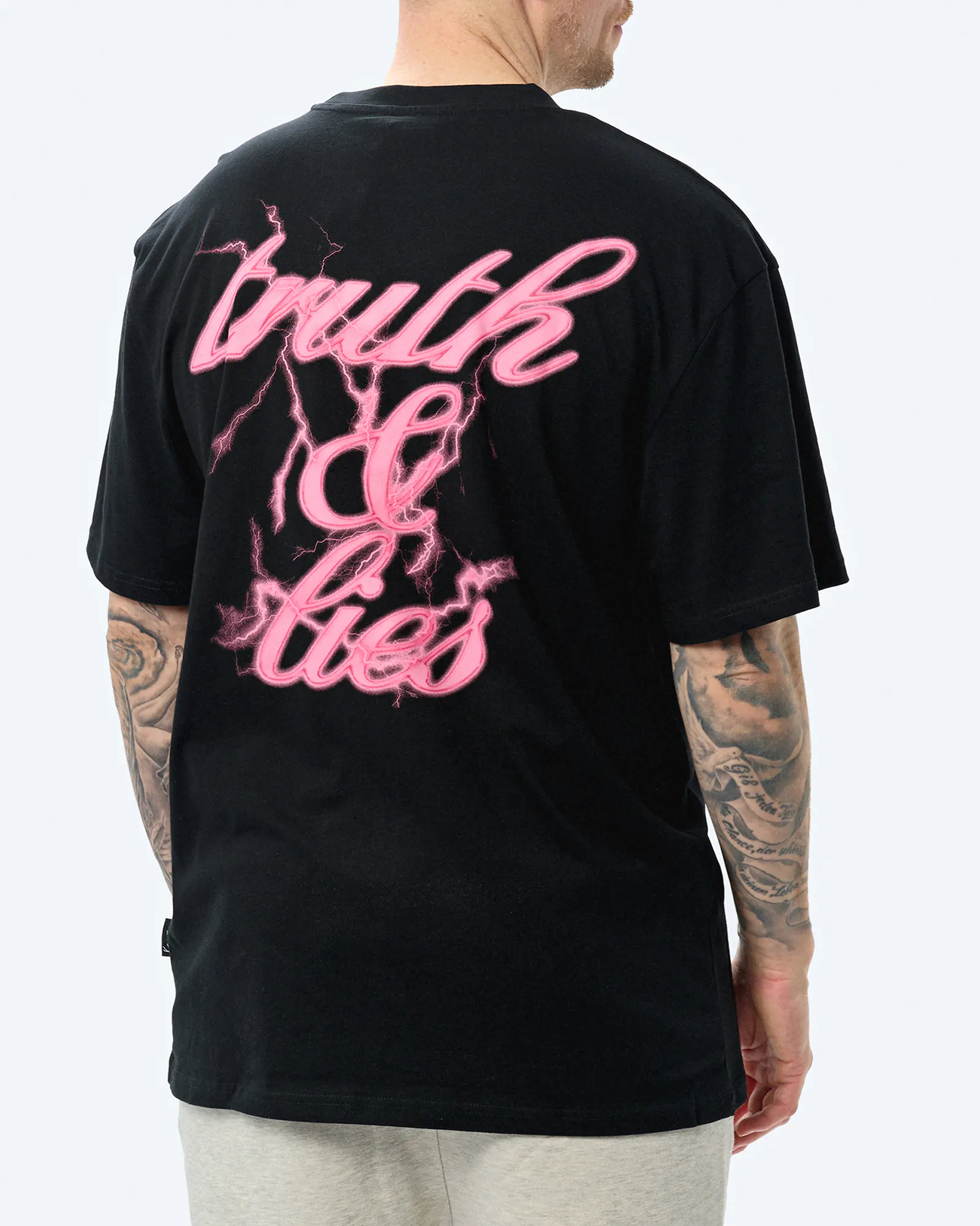 Karl Kani Retro T&L Backprint T-Shirt Light Black/Pink Karl Kani Retro T&L Backprint T-Shirt Light Black/Pink