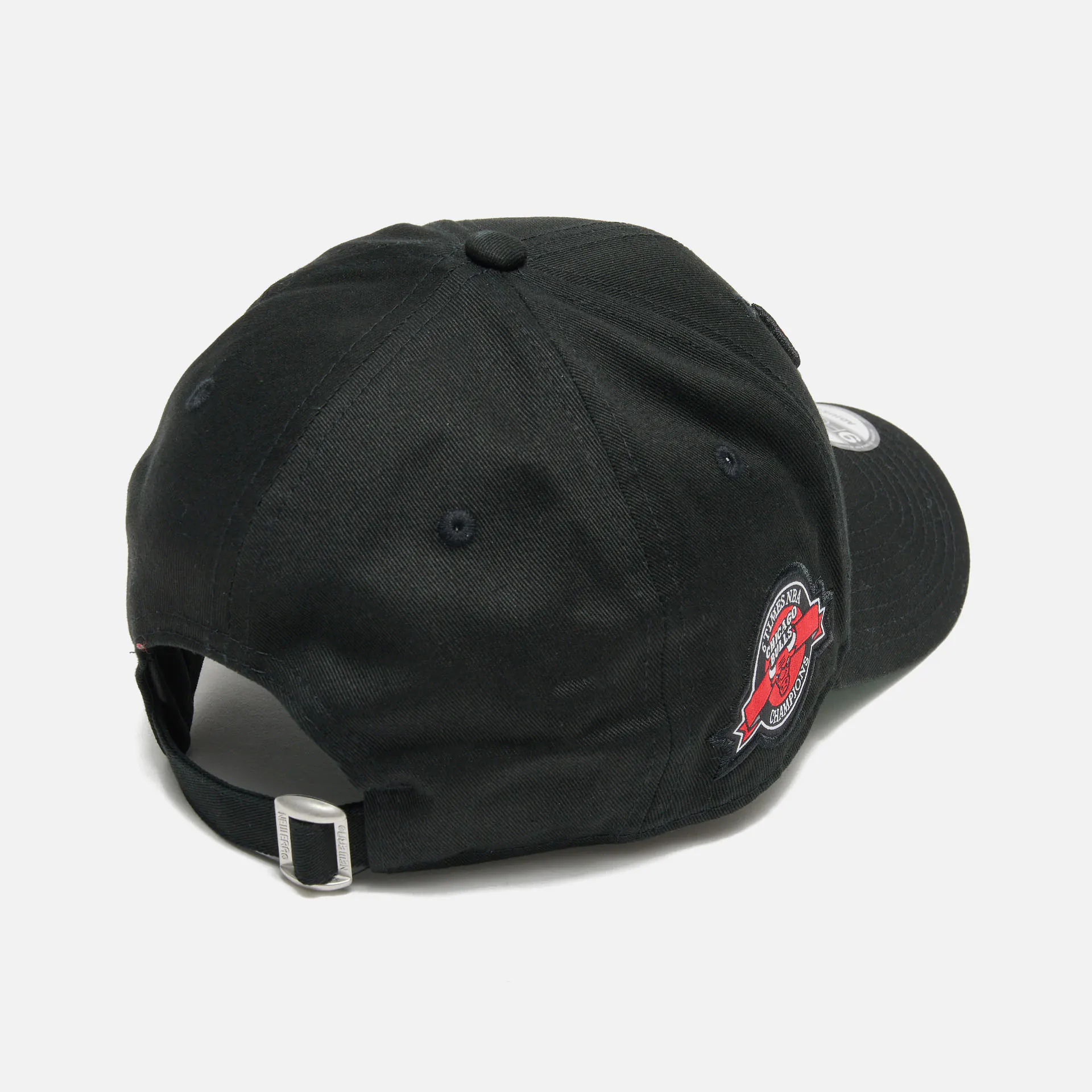 New Era NBA Chicago Bulls Team Side Patch 9Forty Strapback Cap BLKFDR