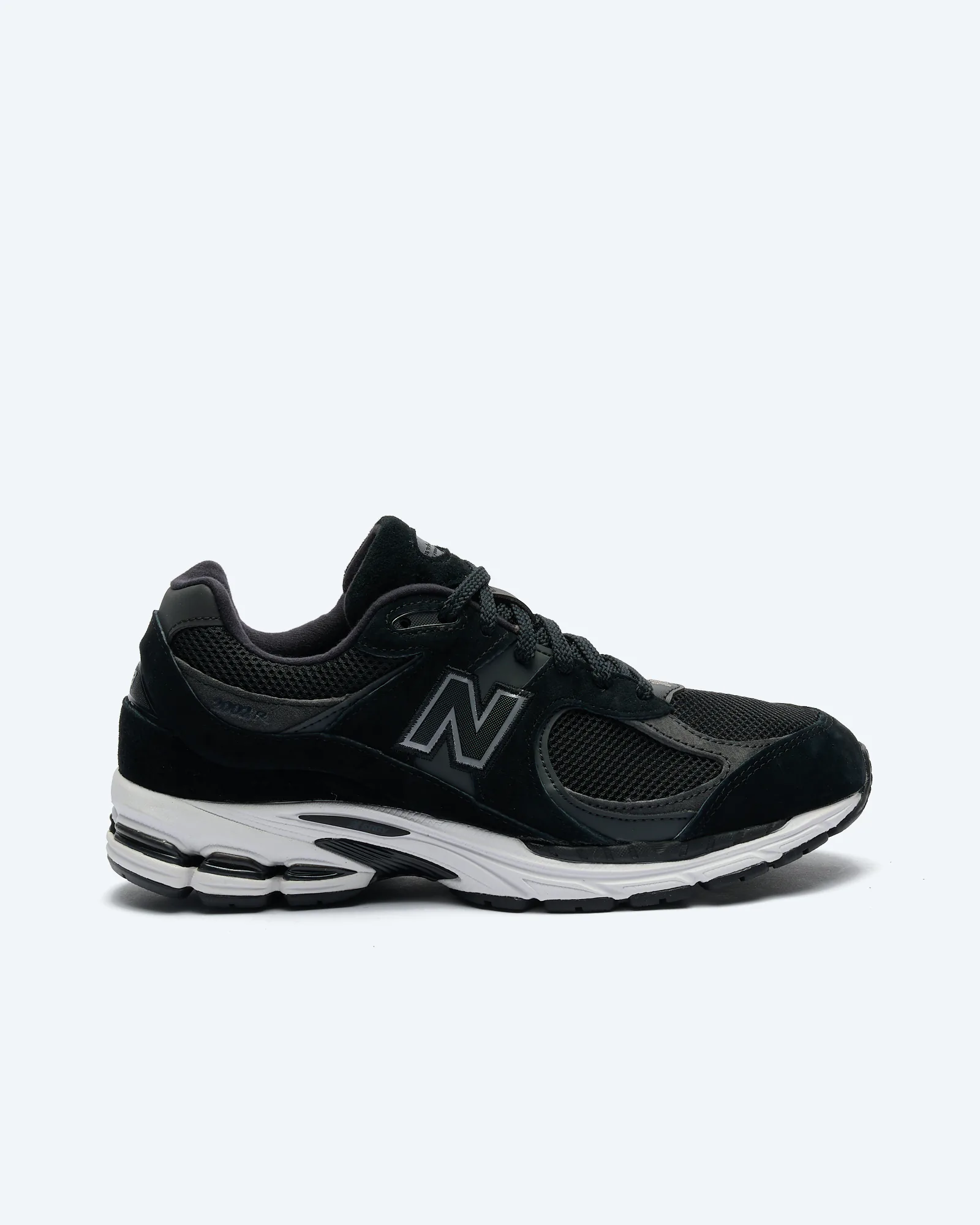2002 Sneaker Black