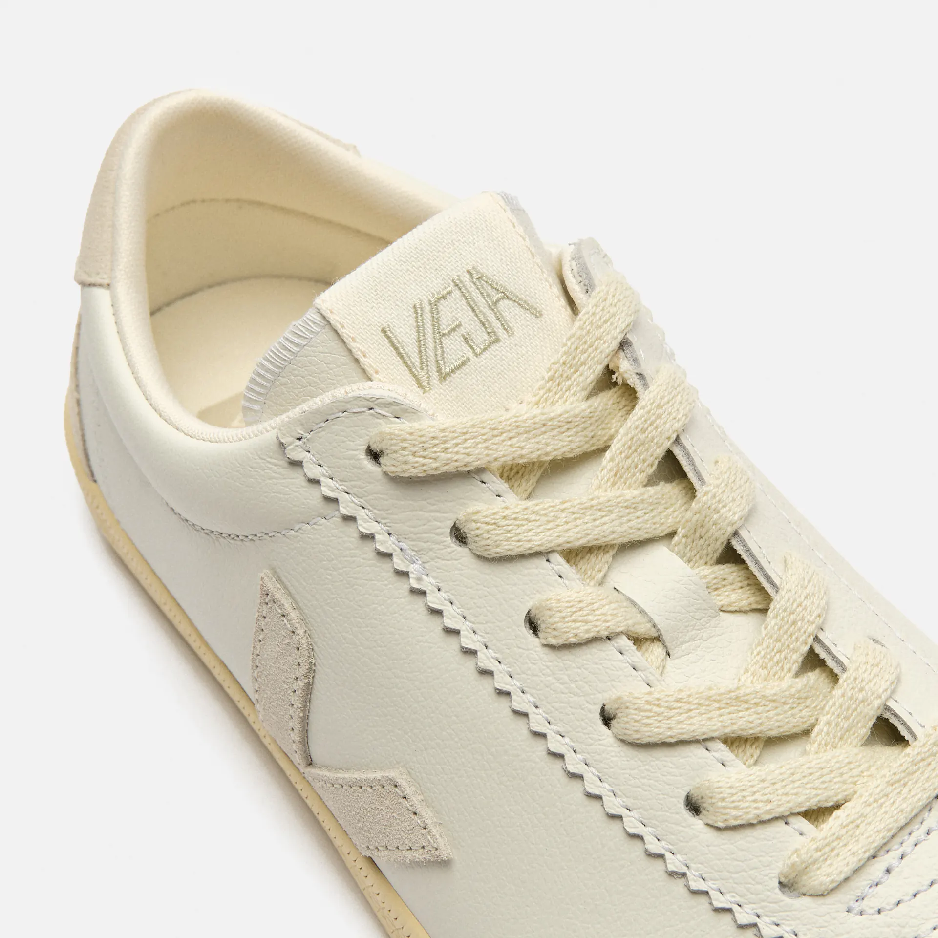 Veja Volley O.T. Woman Leather Sneaker White Natural