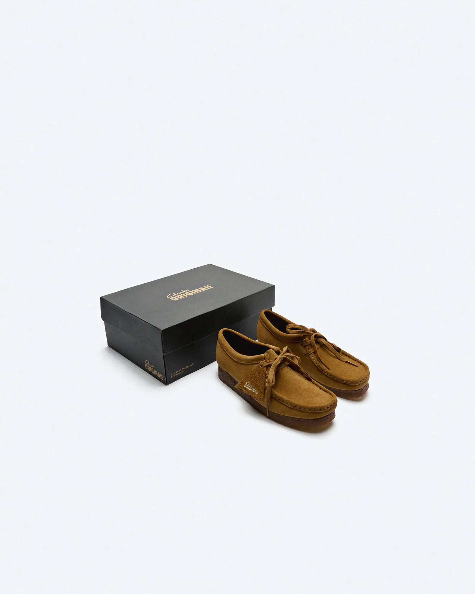 Clarks Women's Wallabee Suede Shoes Cola