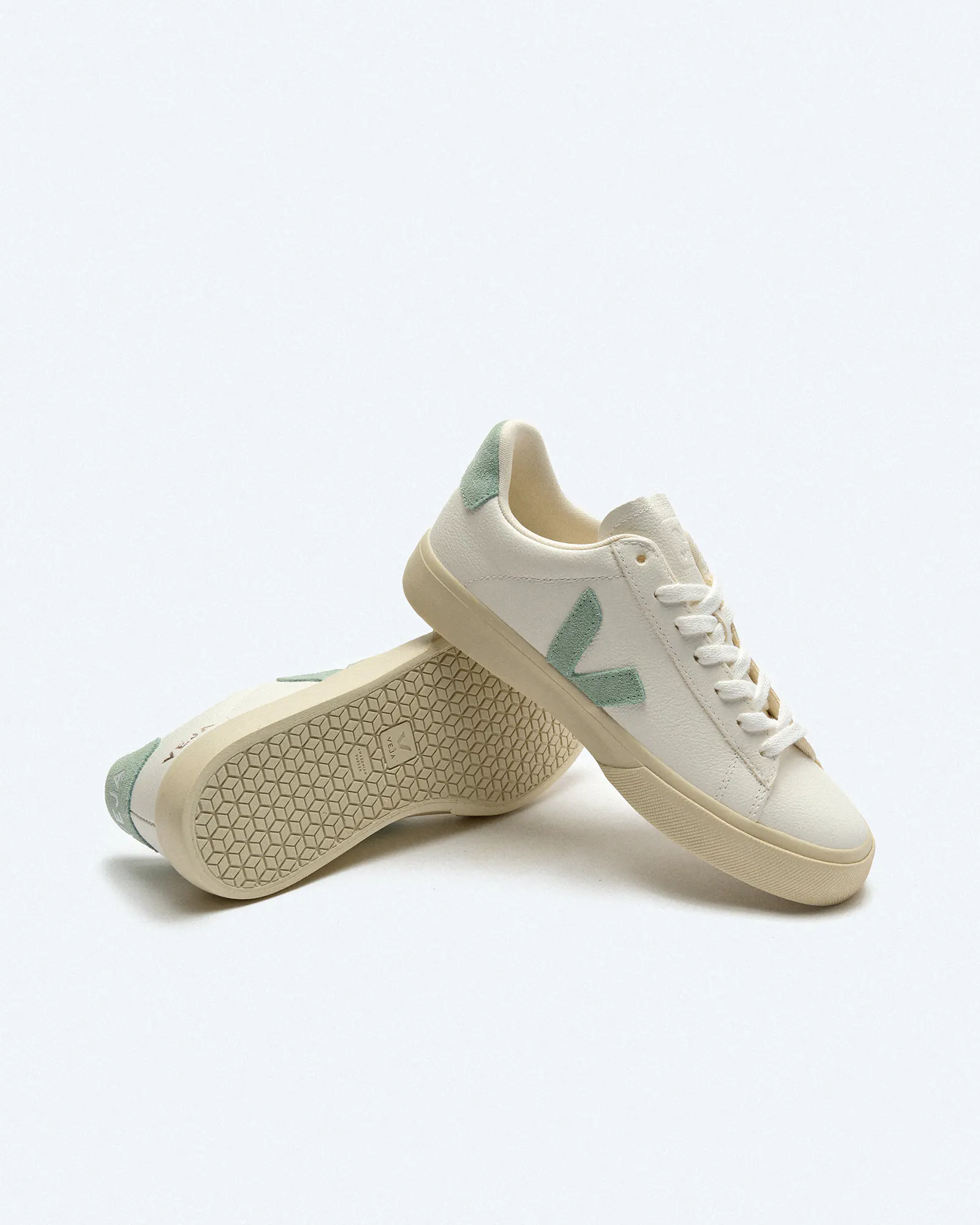Veja Campo Chromefree Leather Sneaker Extra White/Matcha Veja Campo Chromefree Leather Sneaker Extra White/Matcha