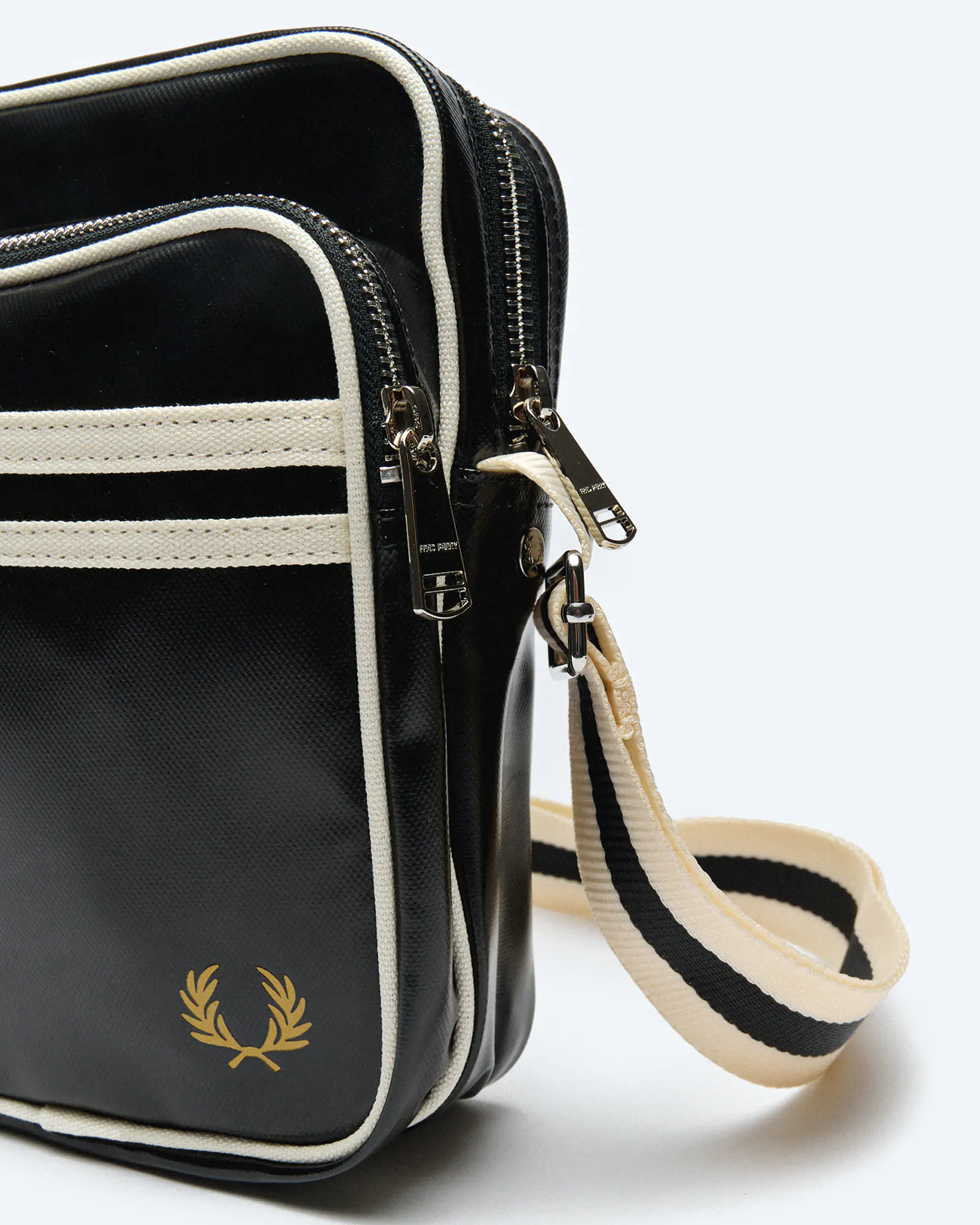 Fred Perry Classic Side Bag Black/Ecru Fred Perry Classic Side Bag Black/Ecru