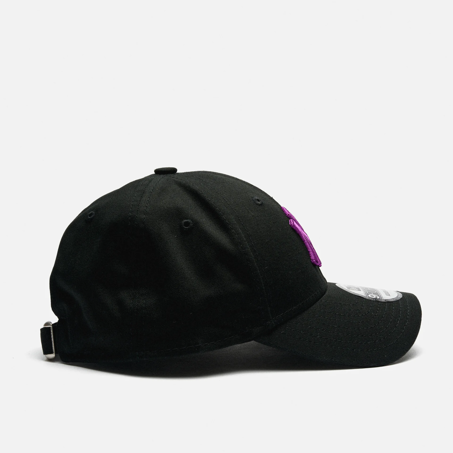 New Era League Essential 9Forty NY Yankees Strapback Cap Black Purple