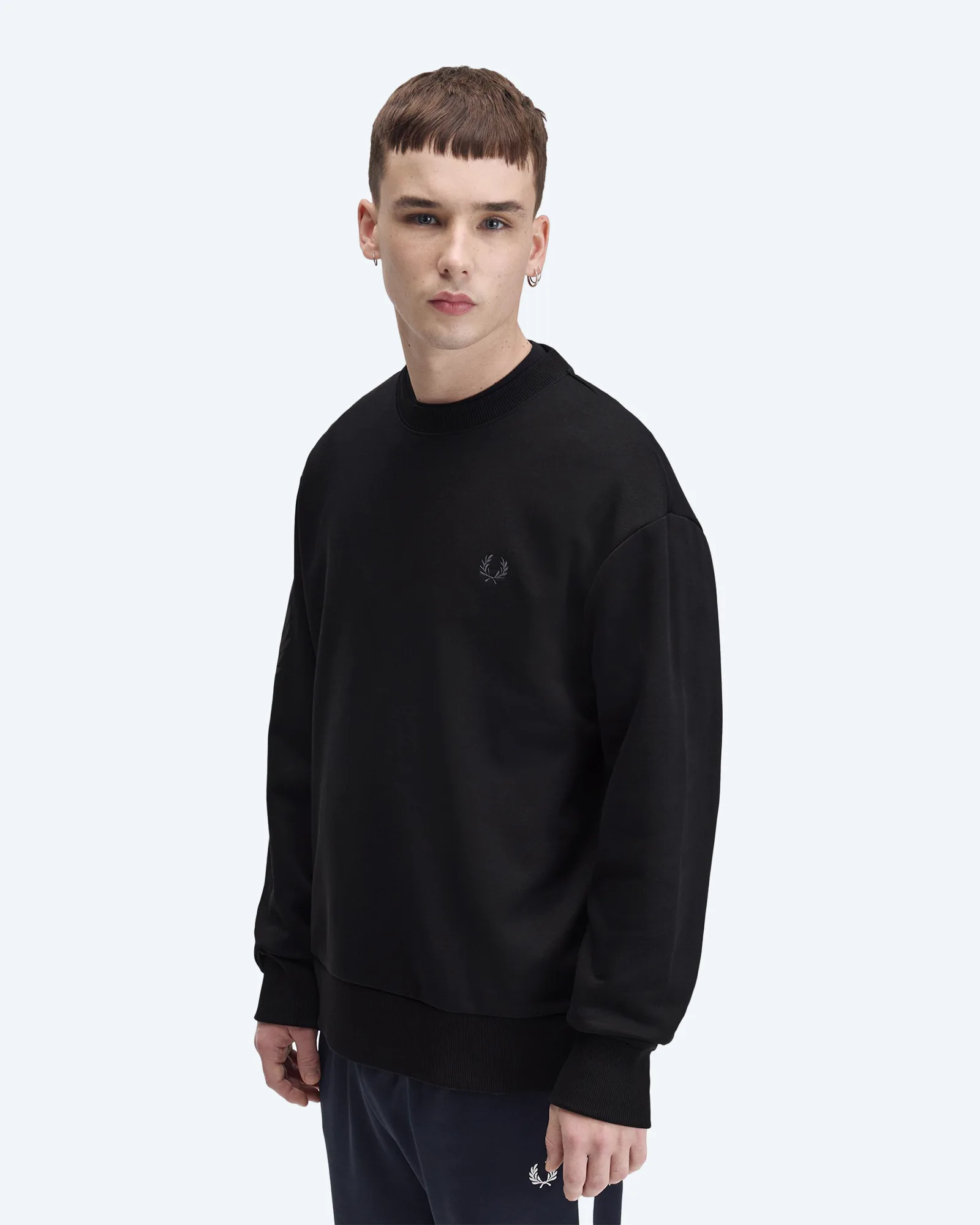 Reflective Laurel Sweatshirt Black