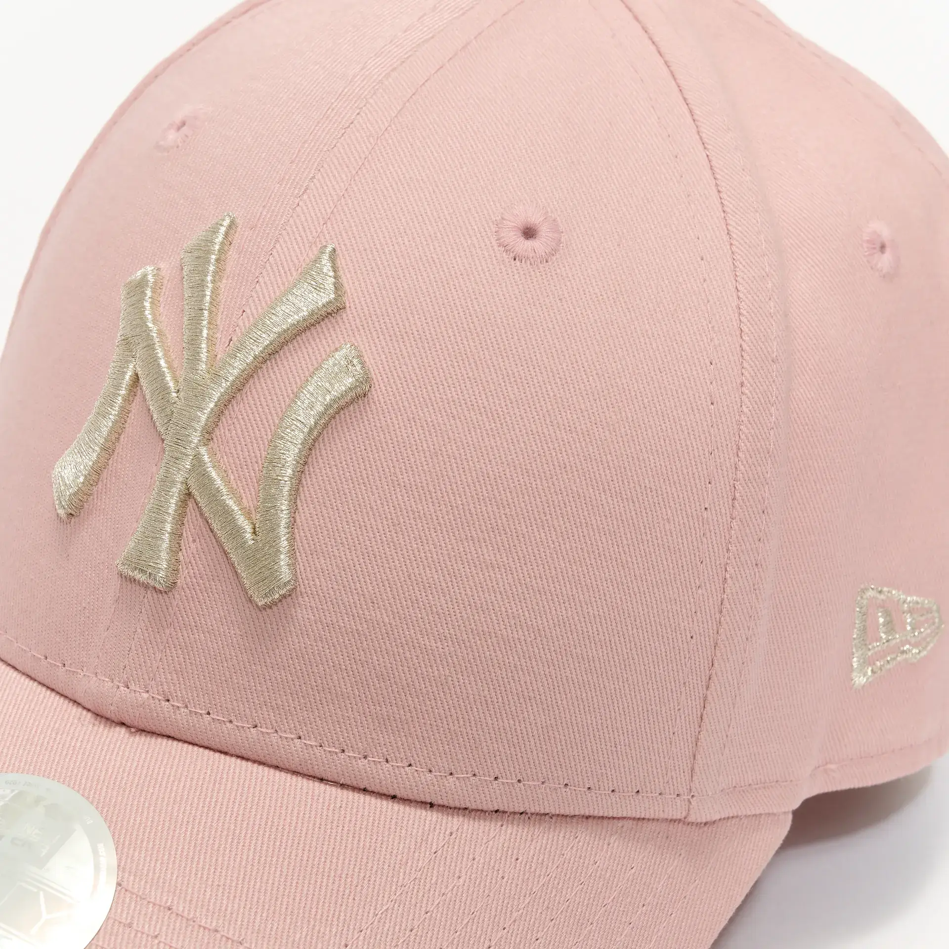 New Era MLB NY Yankees Women's Metallic Logo 9Forty Rose/Metallic