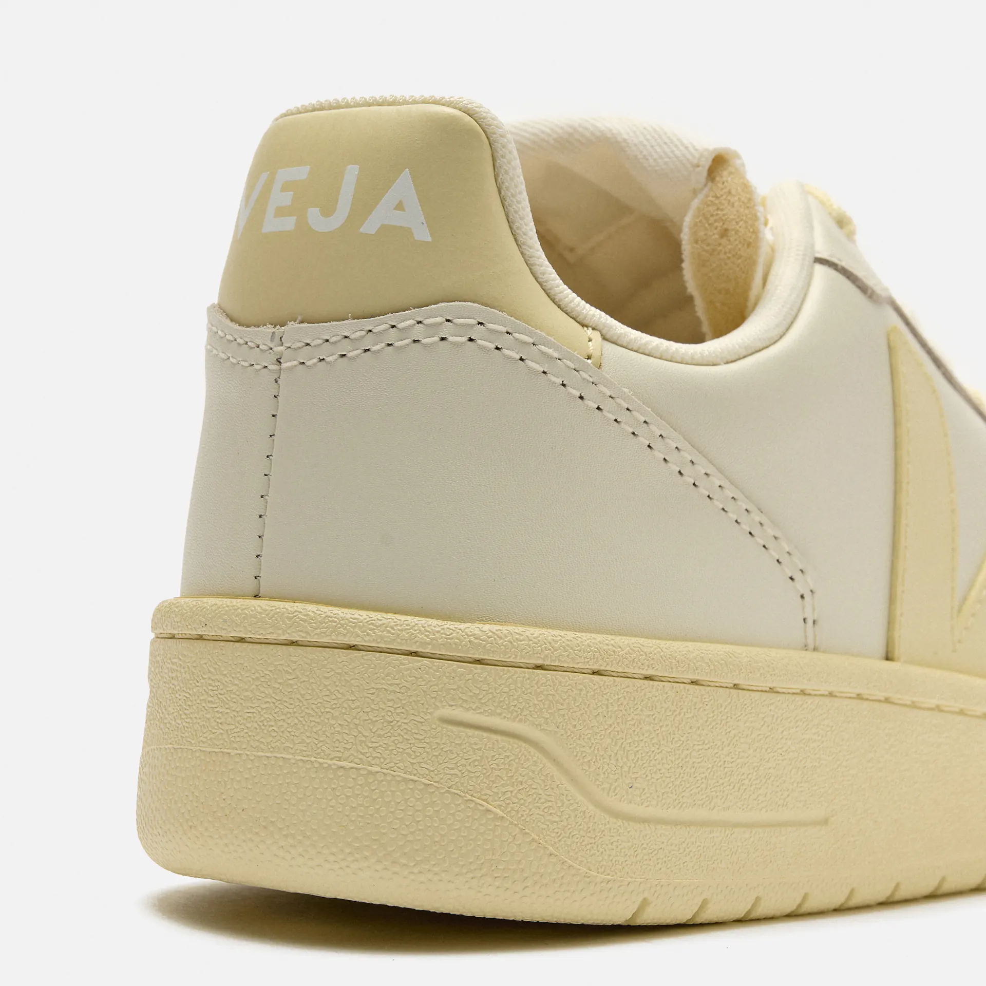 Veja V-10 Women Leather Sneaker Pure Calcaire