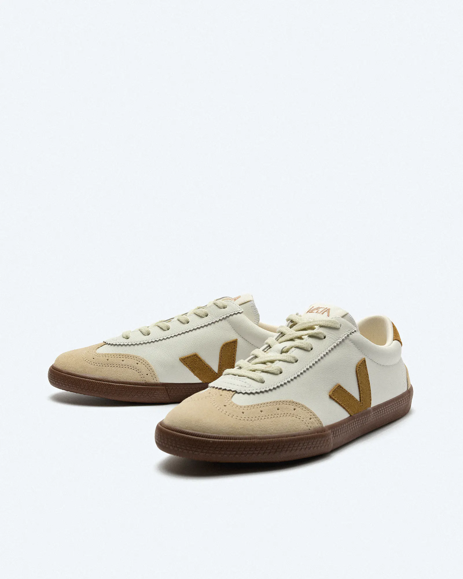 Veja Men Volley O.T. Leather Sneaker White/Tent/Bark Veja Men Volley O.T. Leather Sneaker White/Tent/Bark