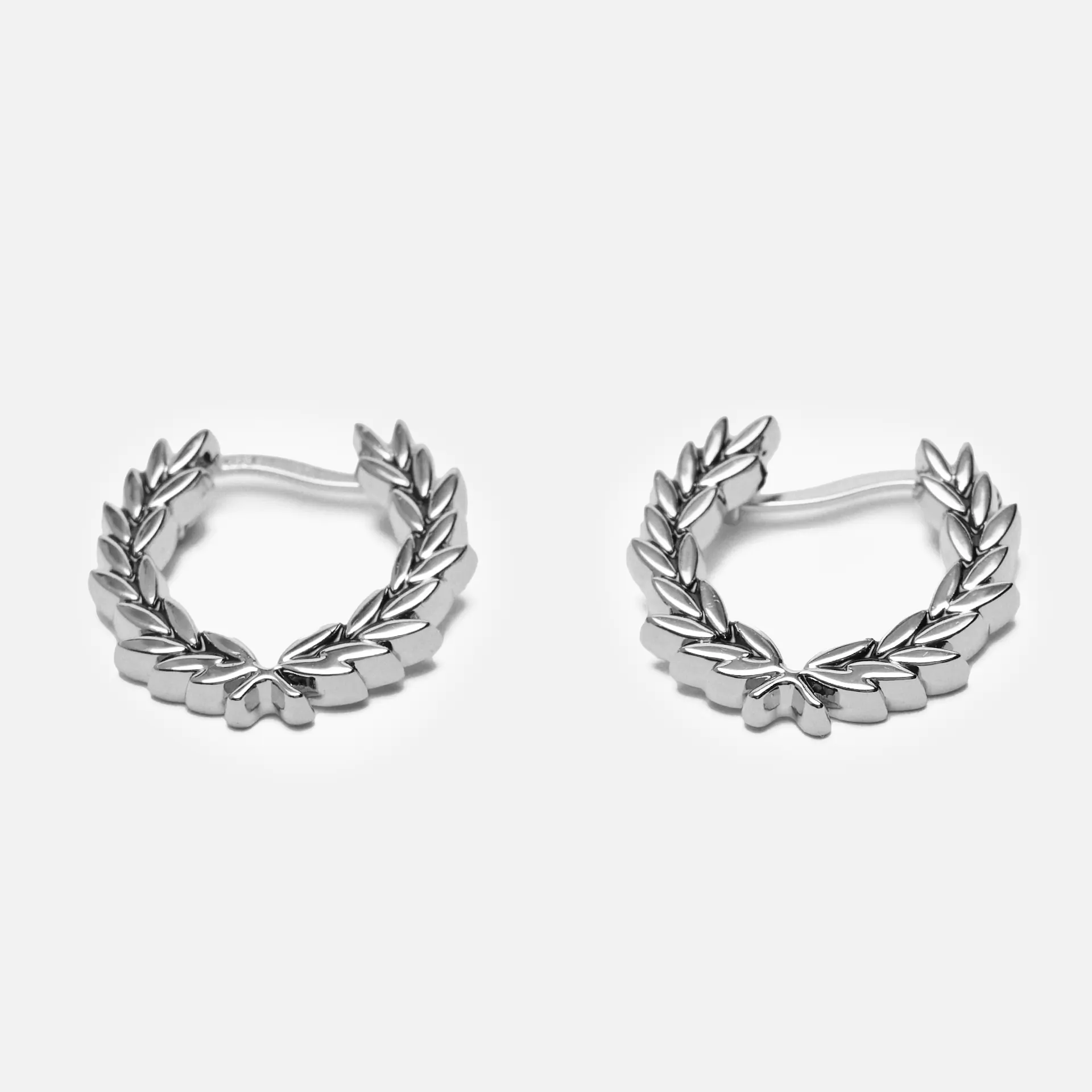 Fred Perry Laurel Wreath Mini Earrings Shiny Silver