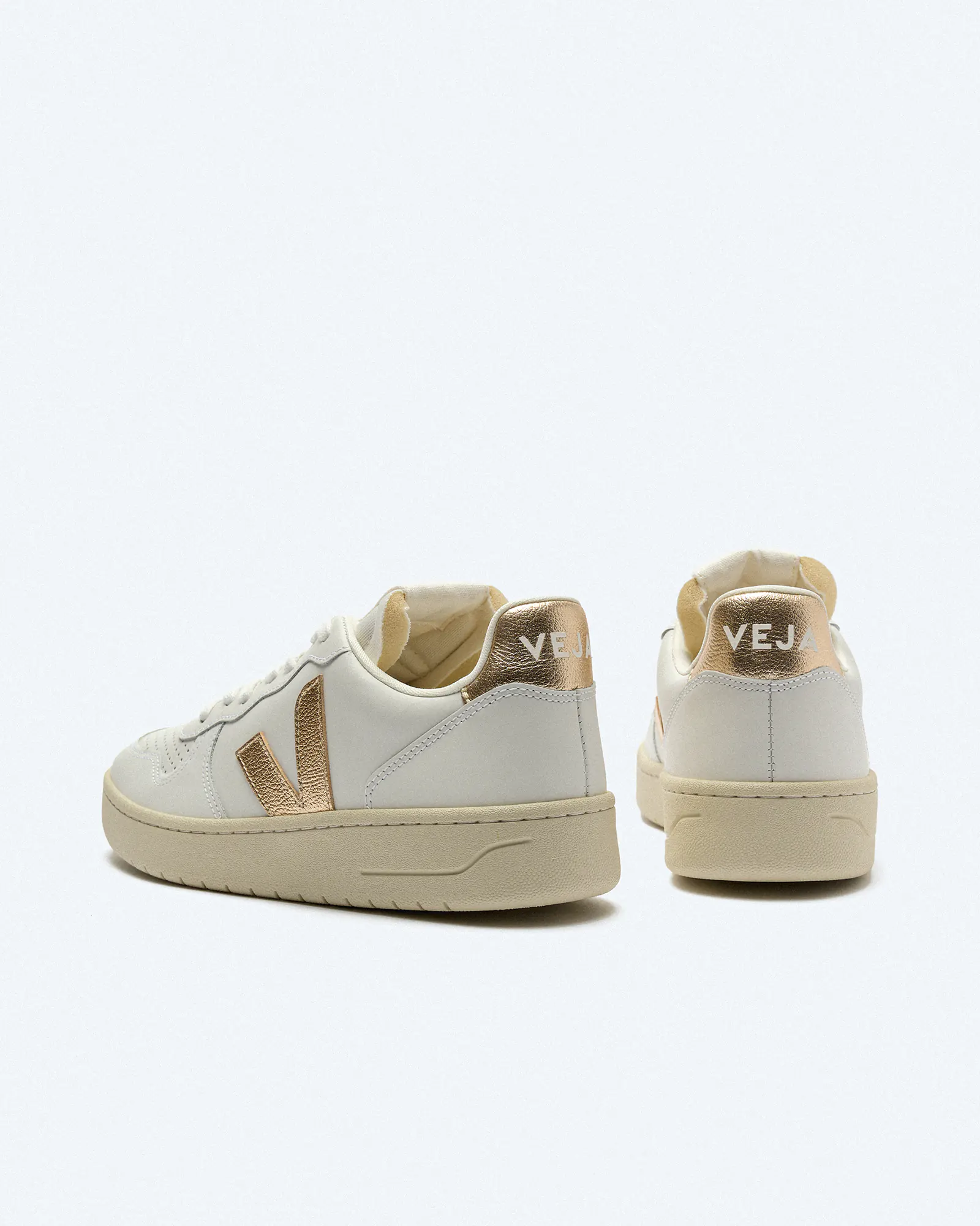 Veja Women V-10 Prime Leather Sneaker Extra-White/Platine