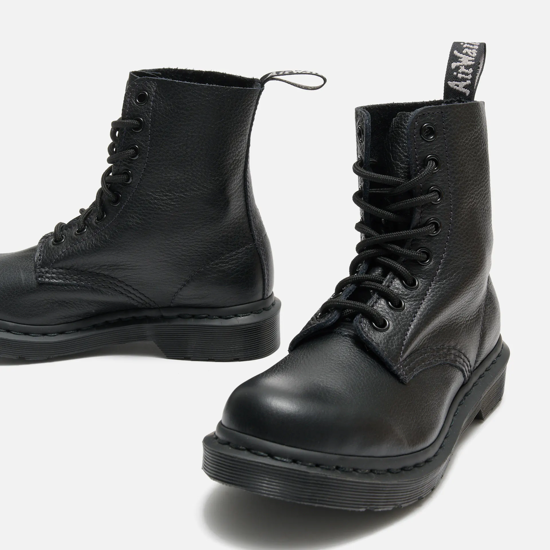 Dr. Martens ✶ Boots und Footwear