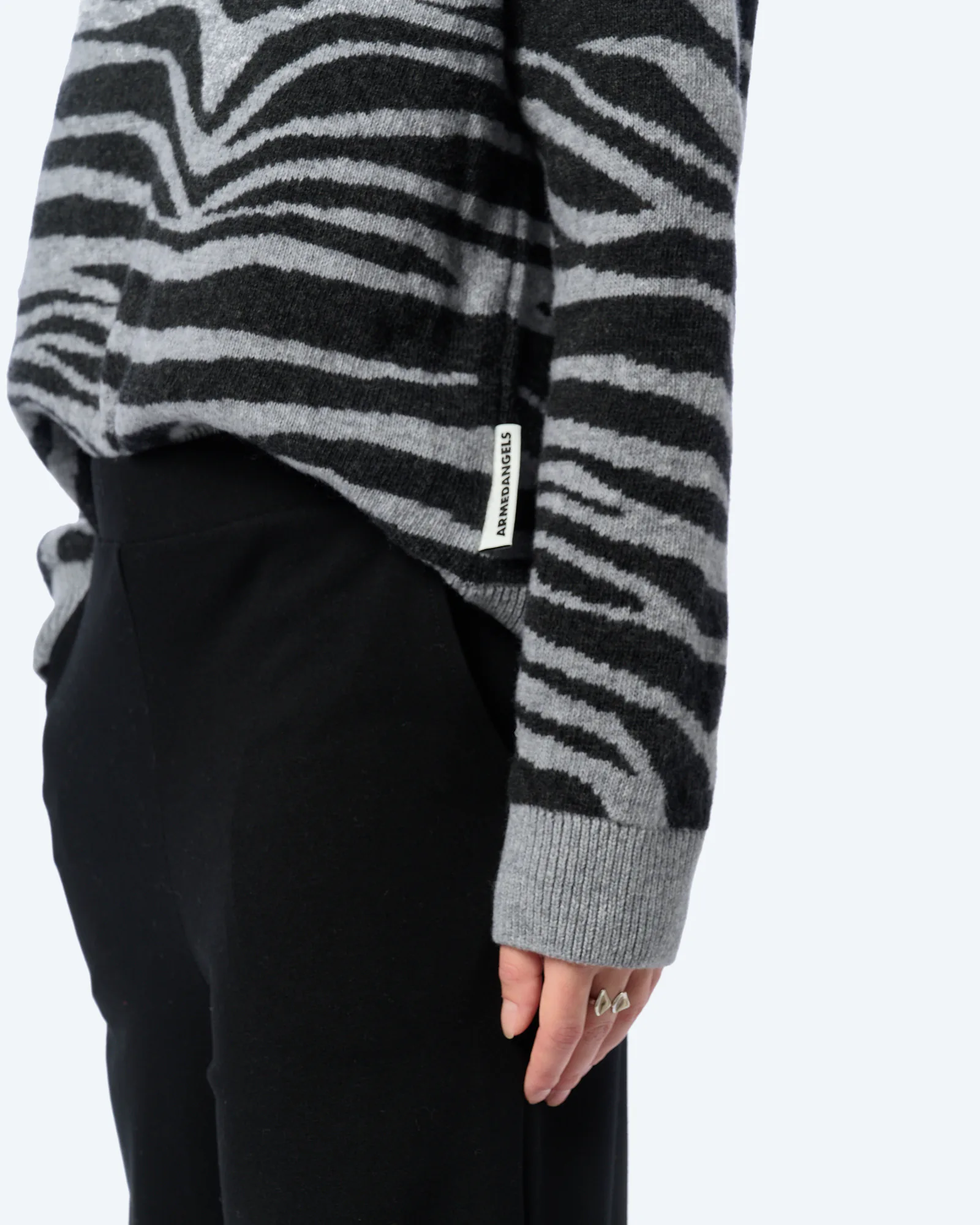 ARMEDANGELS LILIRIAA ZEBRARAA Knit Sweatshirt Silver melange/Steel melange