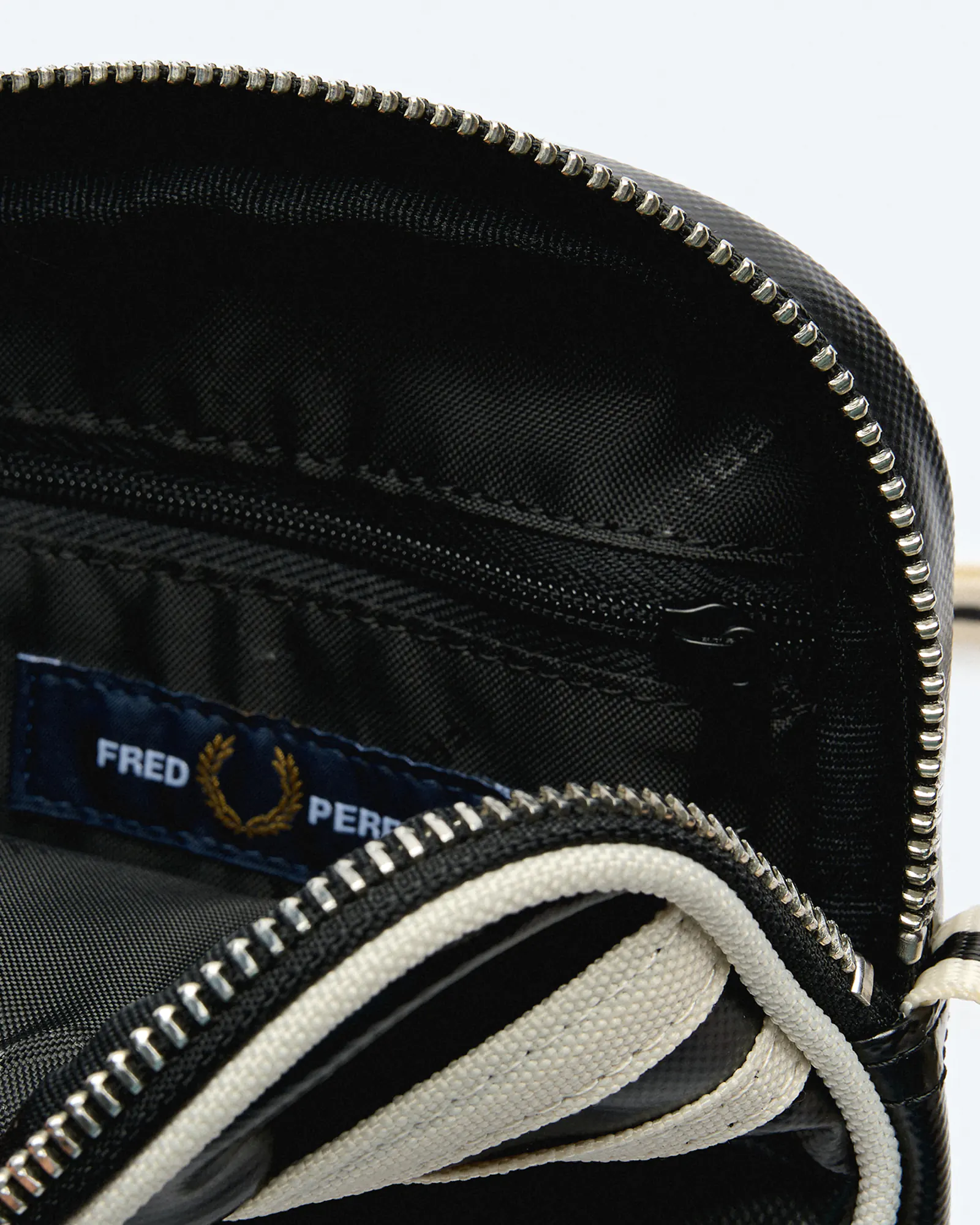 Fred Perry Classic Small Side Bag Black/Ecru