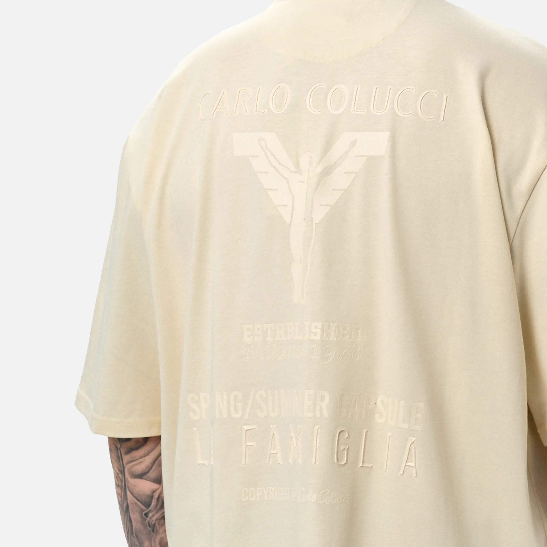 Carlo Colucci La Famiglia Oversize T-Shirt Beige Carlo Colucci La Famiglia Oversize T-Shirt Beige