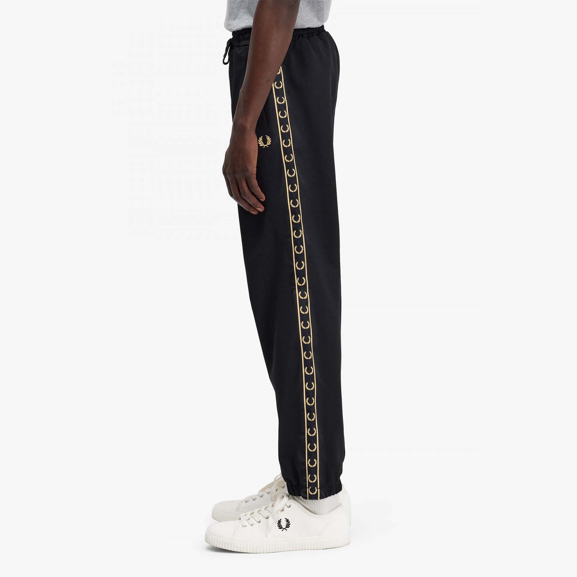 Fred Perry Seasonal Taped Track Pant Black/1964 Gold