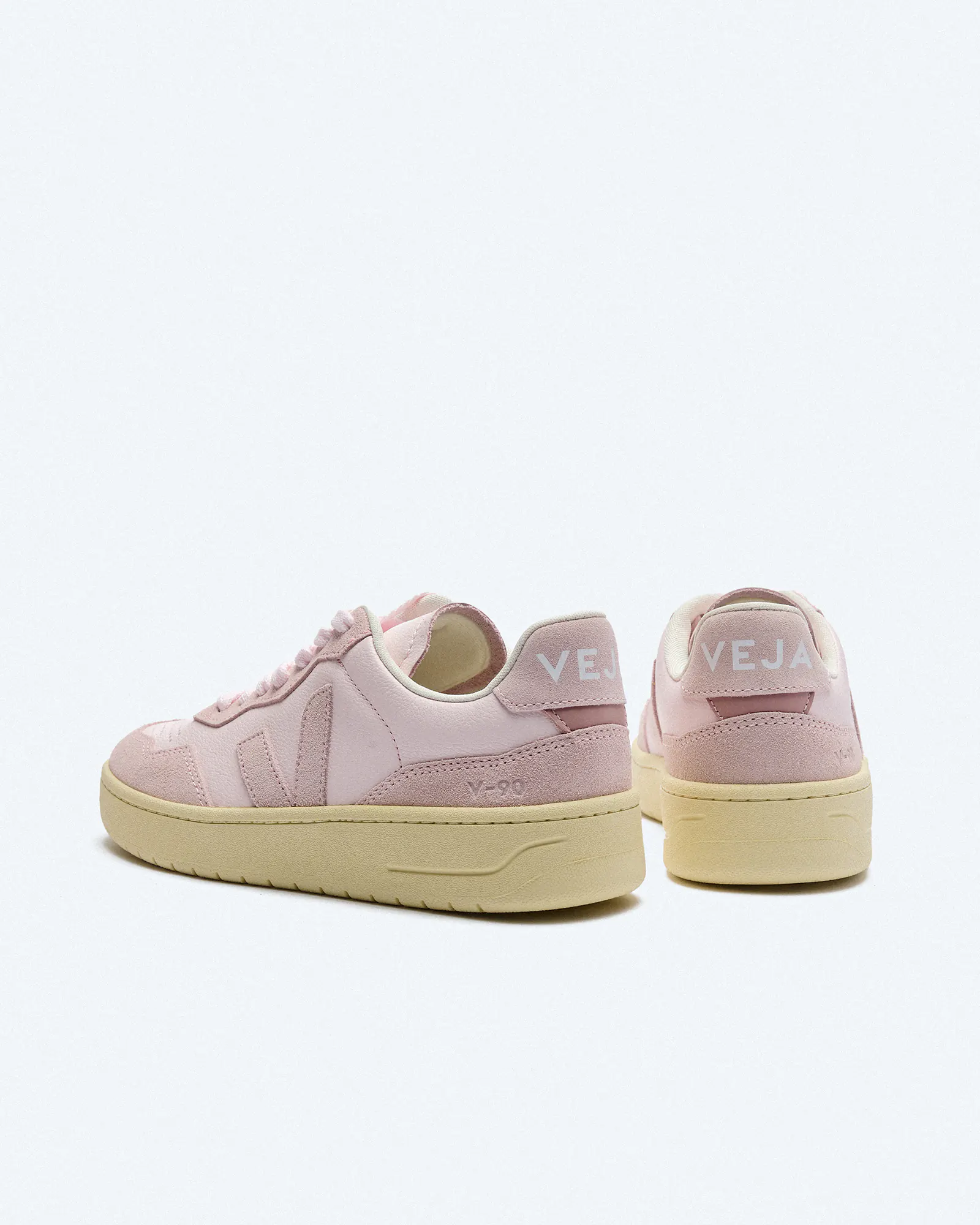 Veja V-90 O.T. Leather Sneaker Lassi/Petale Veja V-90 O.T. Leather Sneaker Lassi/Petale