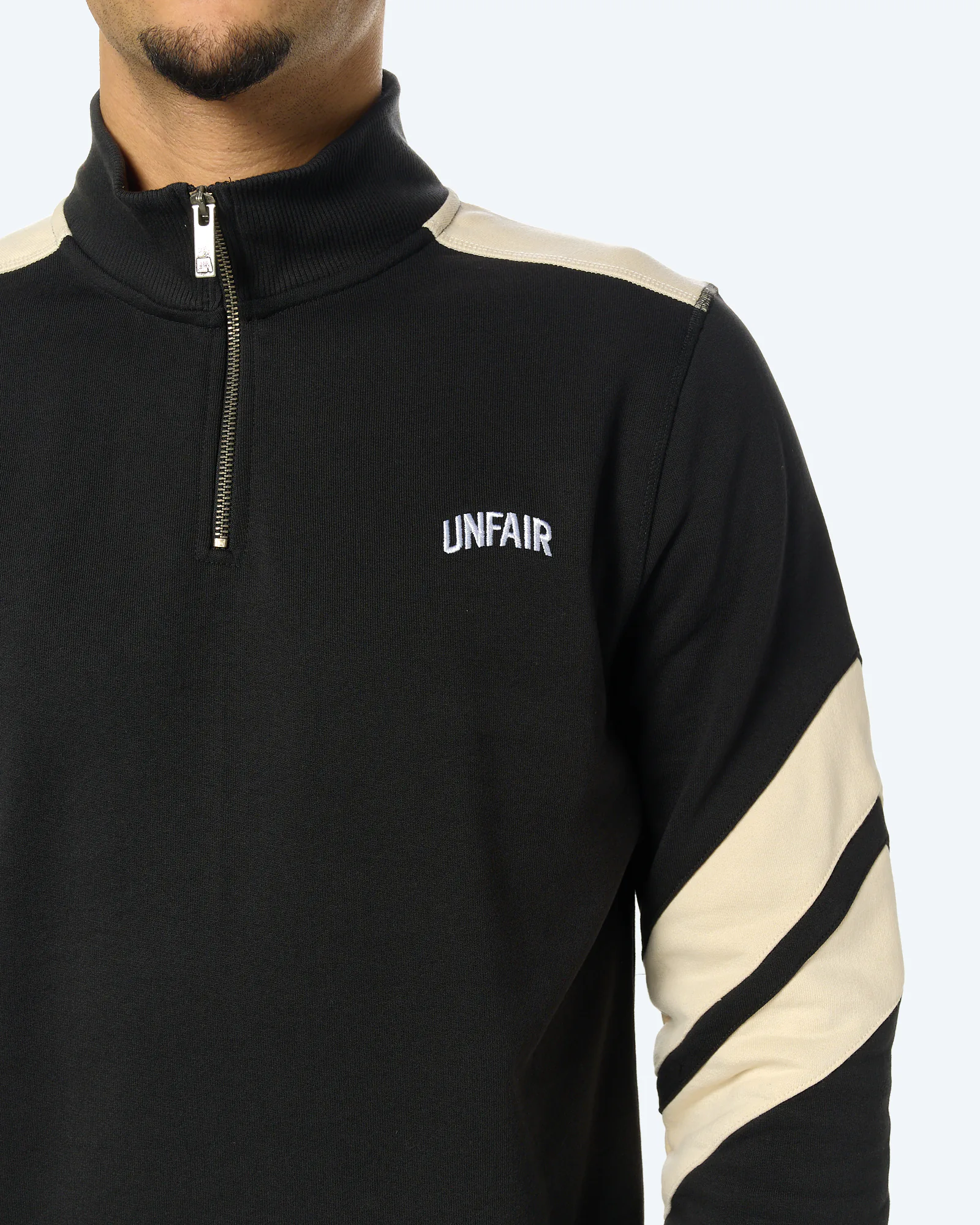 Curved Two Tone Halfzip Sweatshirt Black/Cream