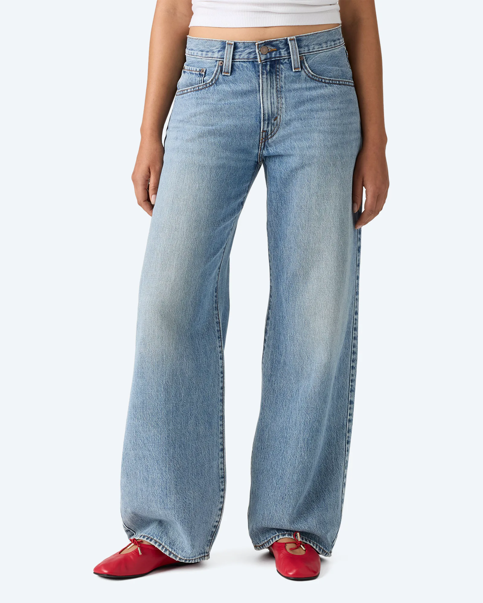Middy Balloon Med Indigo Worn in Jeans Twisted Vibe