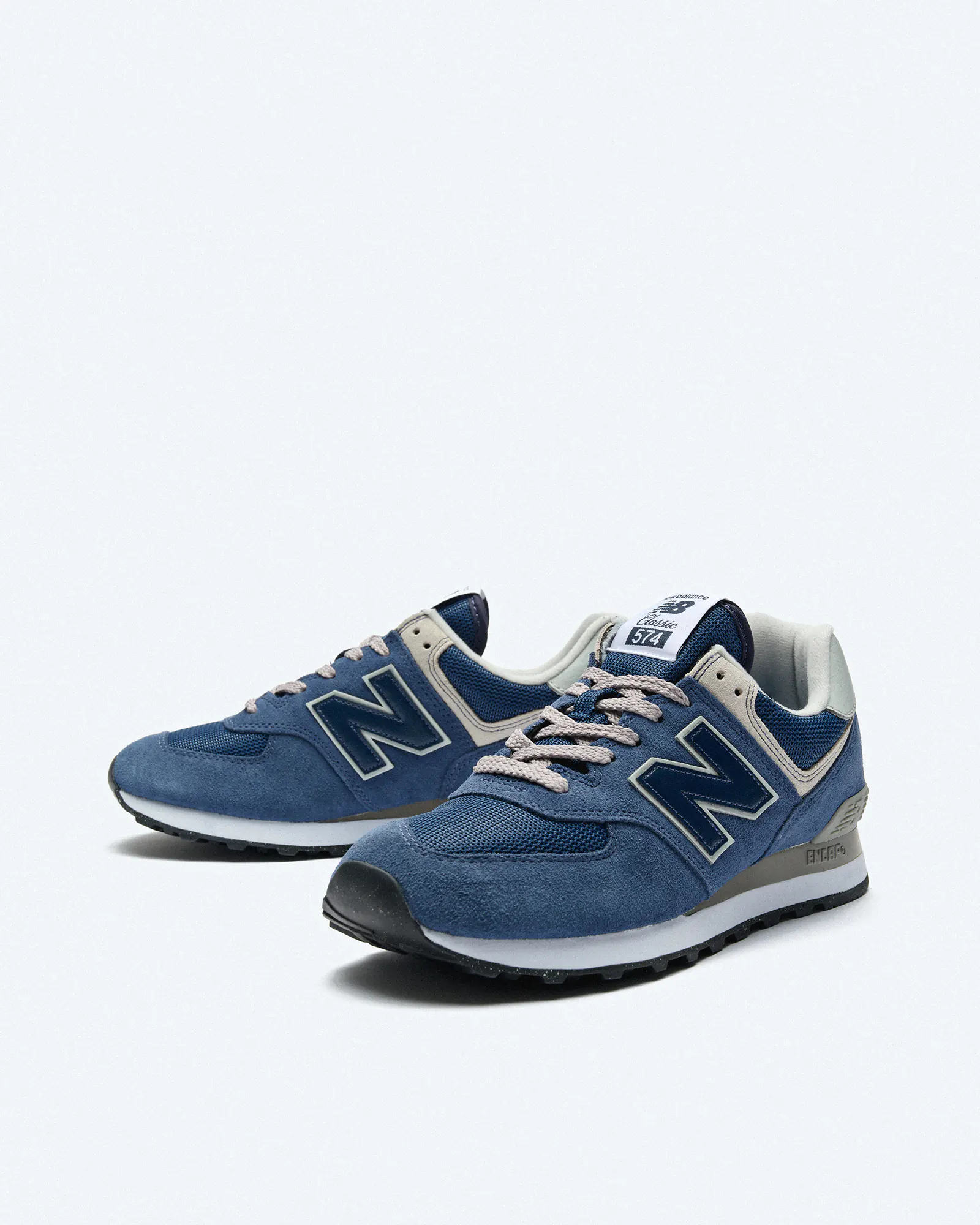 New Balance ML574 Classics Sneaker Navy/White New Balance ML574 Classics Sneaker Navy/White