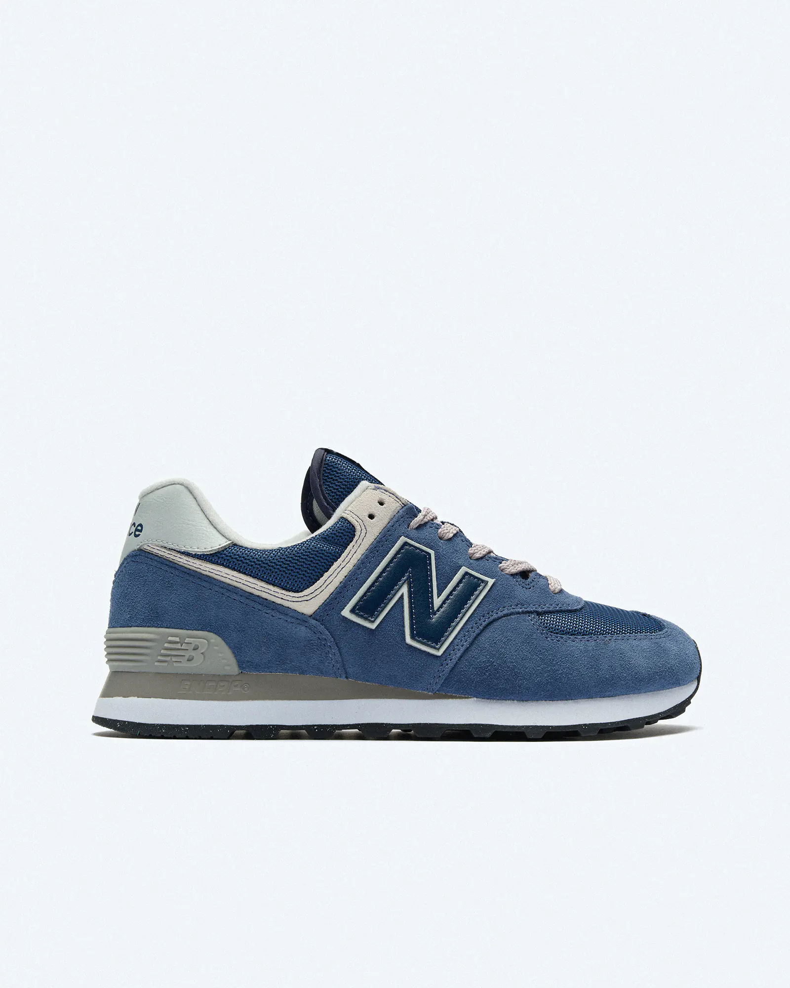 New Balance ML574 Classics Sneaker Navy/White New Balance ML574 Classics Sneaker Navy/White