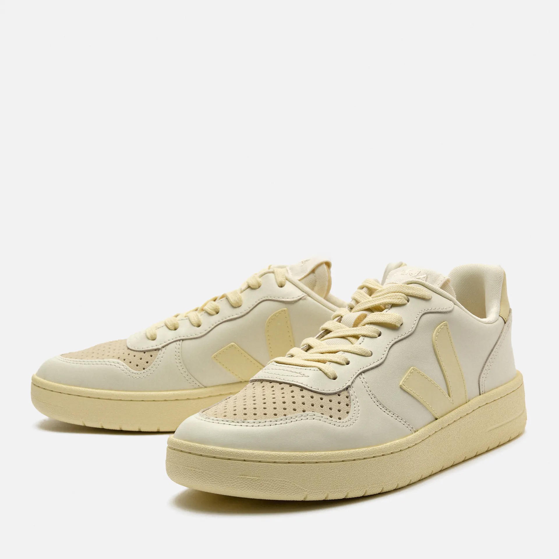 Veja V-10 Women Leather Sneaker Pure Calcaire