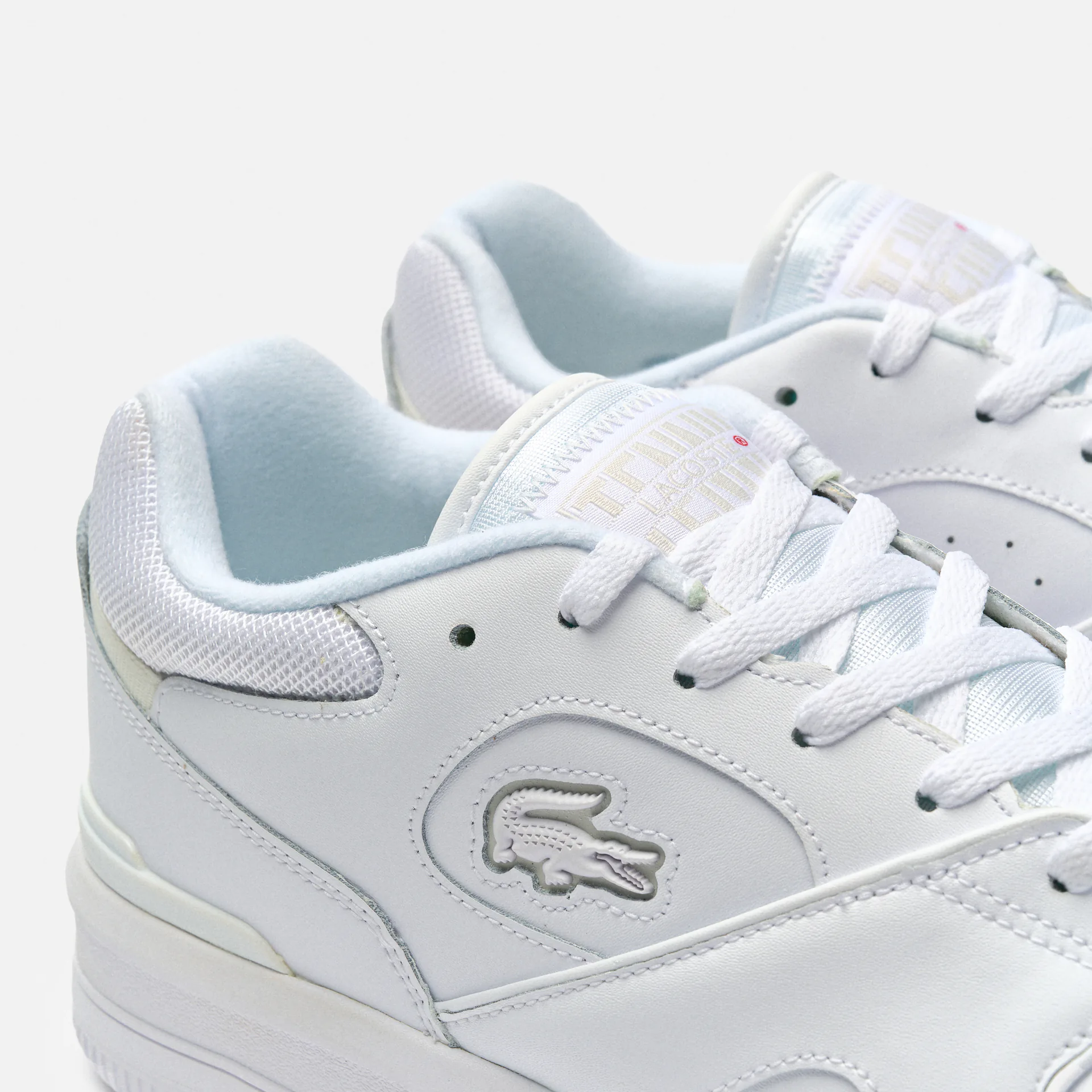 Lacoste Lineshot 223 4 SMA Sneaker White/White Lacoste Lineshot 223 4 SMA Sneaker White/White