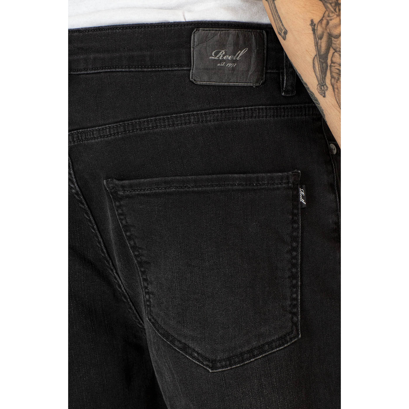 Reell Jeans Rave Tapered Fit Jeans Black Wash 