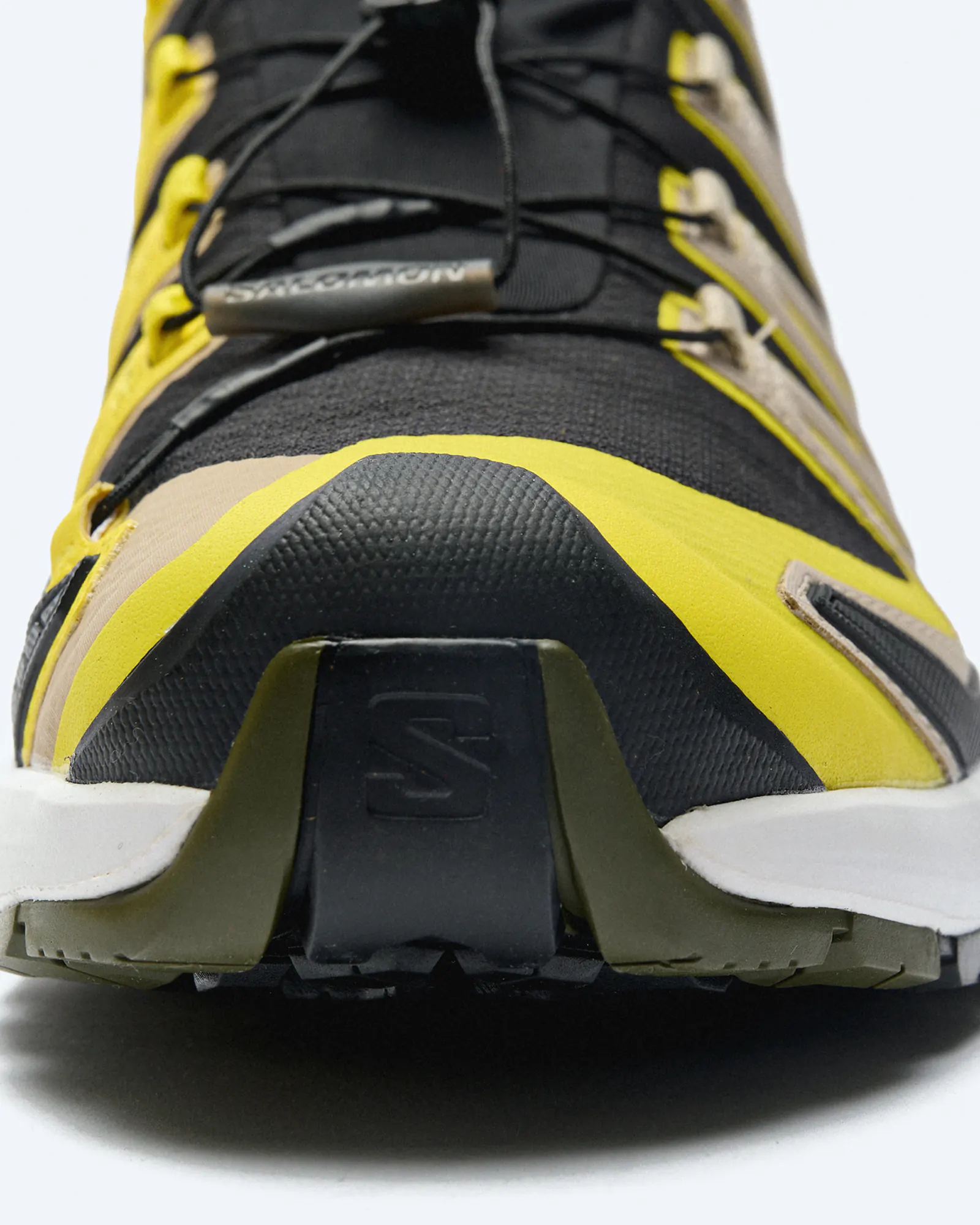 Salomon XA Pro 3D V9 GORE-TEX Sneaker Black/Buttercup/Lapis Blue Salomon XA Pro 3D V9 GORE-TEX Sneaker Black/Buttercup/Lapis Blue