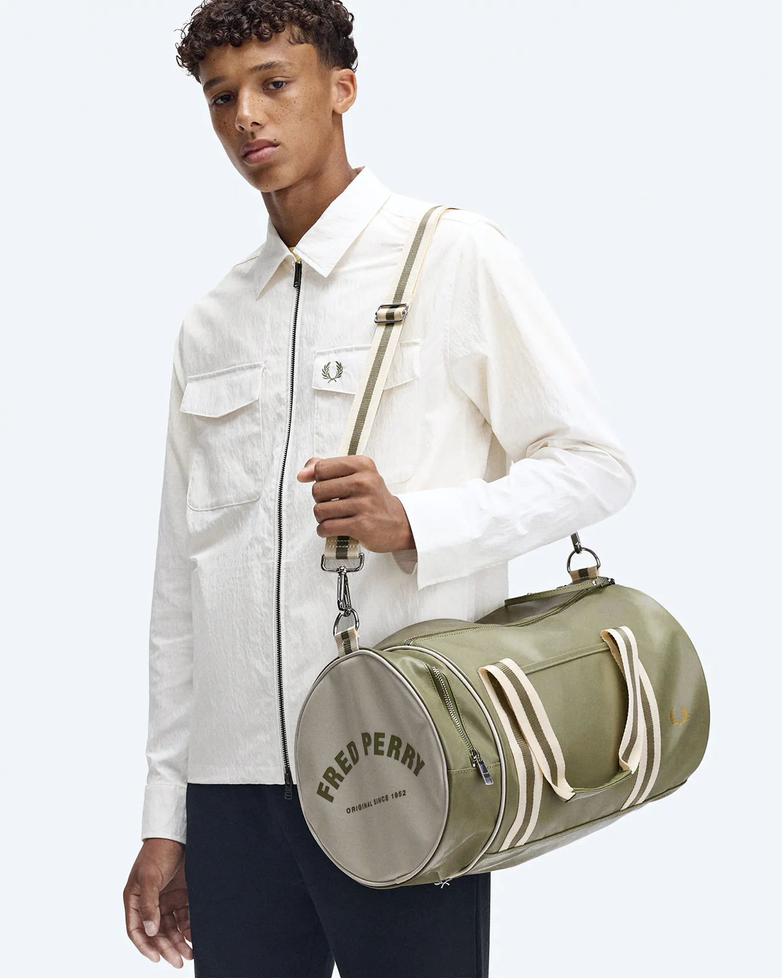 Fred Perry Classic Barrel Bag Olive Mint Fred Perry Classic Barrel Bag Olive Mint