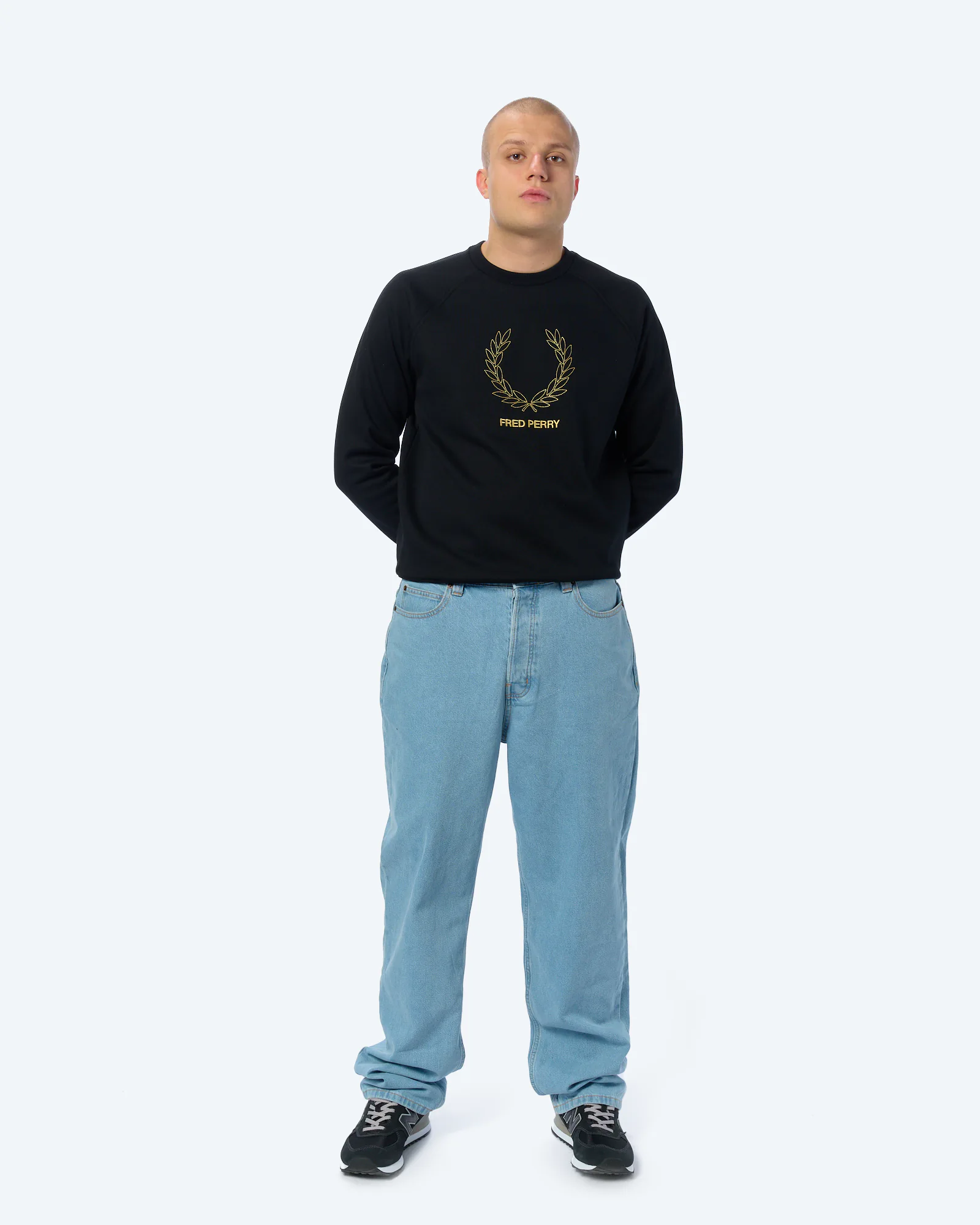 Fred Perry Outline Laurel Wreath Sweatshirt Black