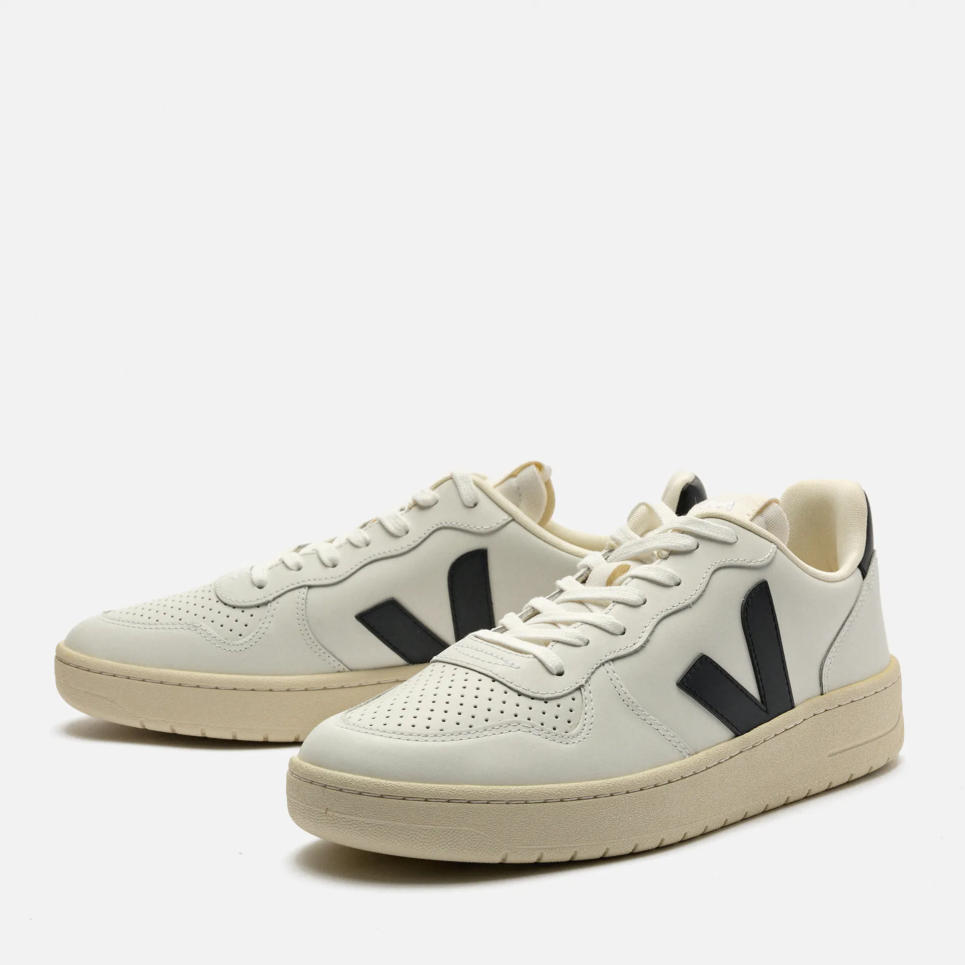 Veja V-10 Men Leather Sneaker Extra White/Black