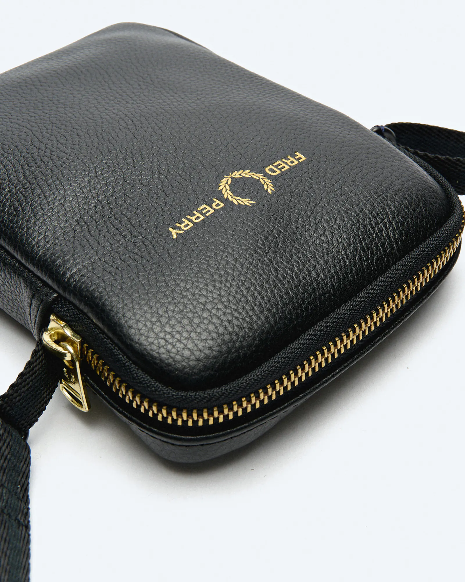 Fred Perry Tumbled Leather Side Bag Black