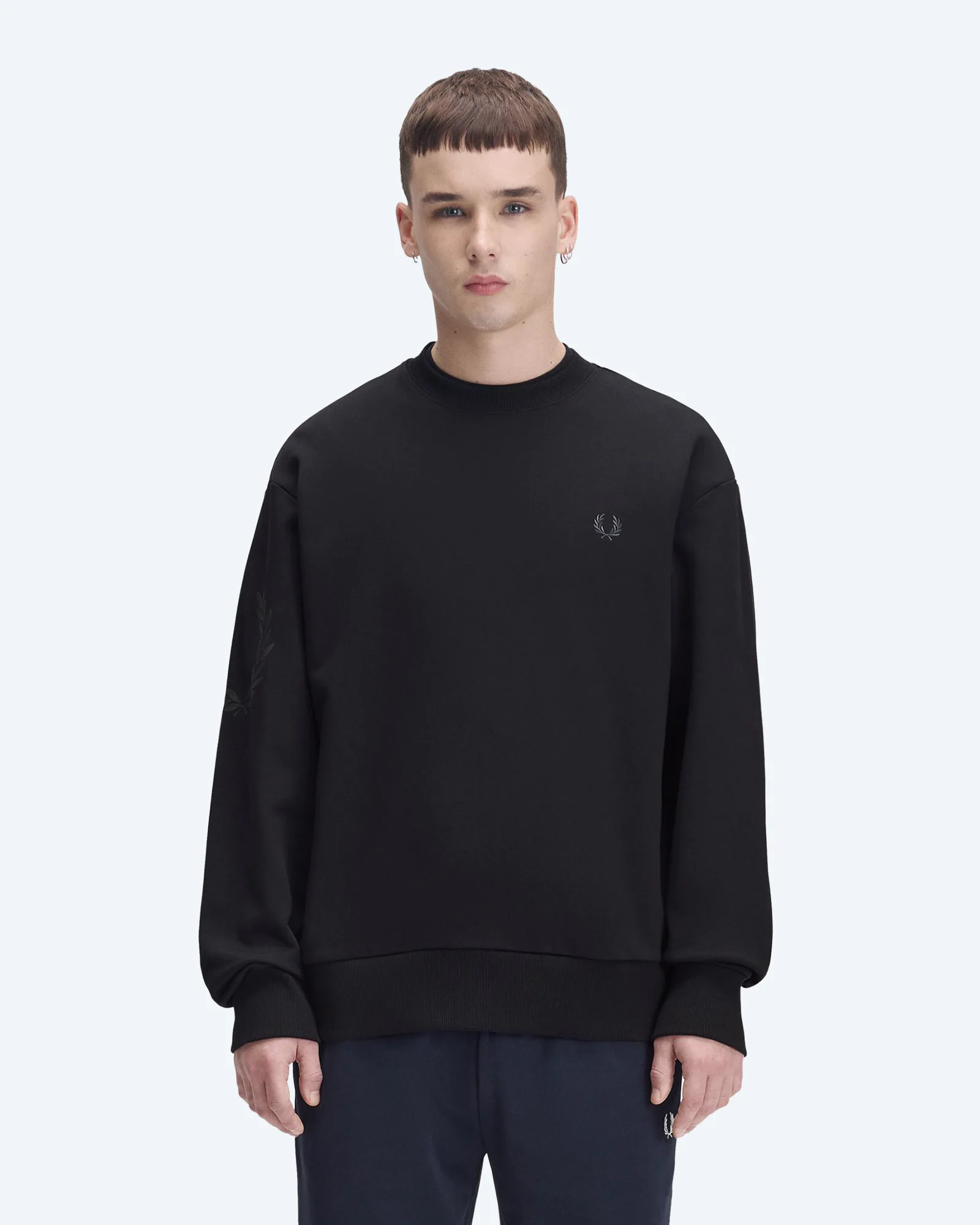 Reflective Laurel Sweatshirt Black