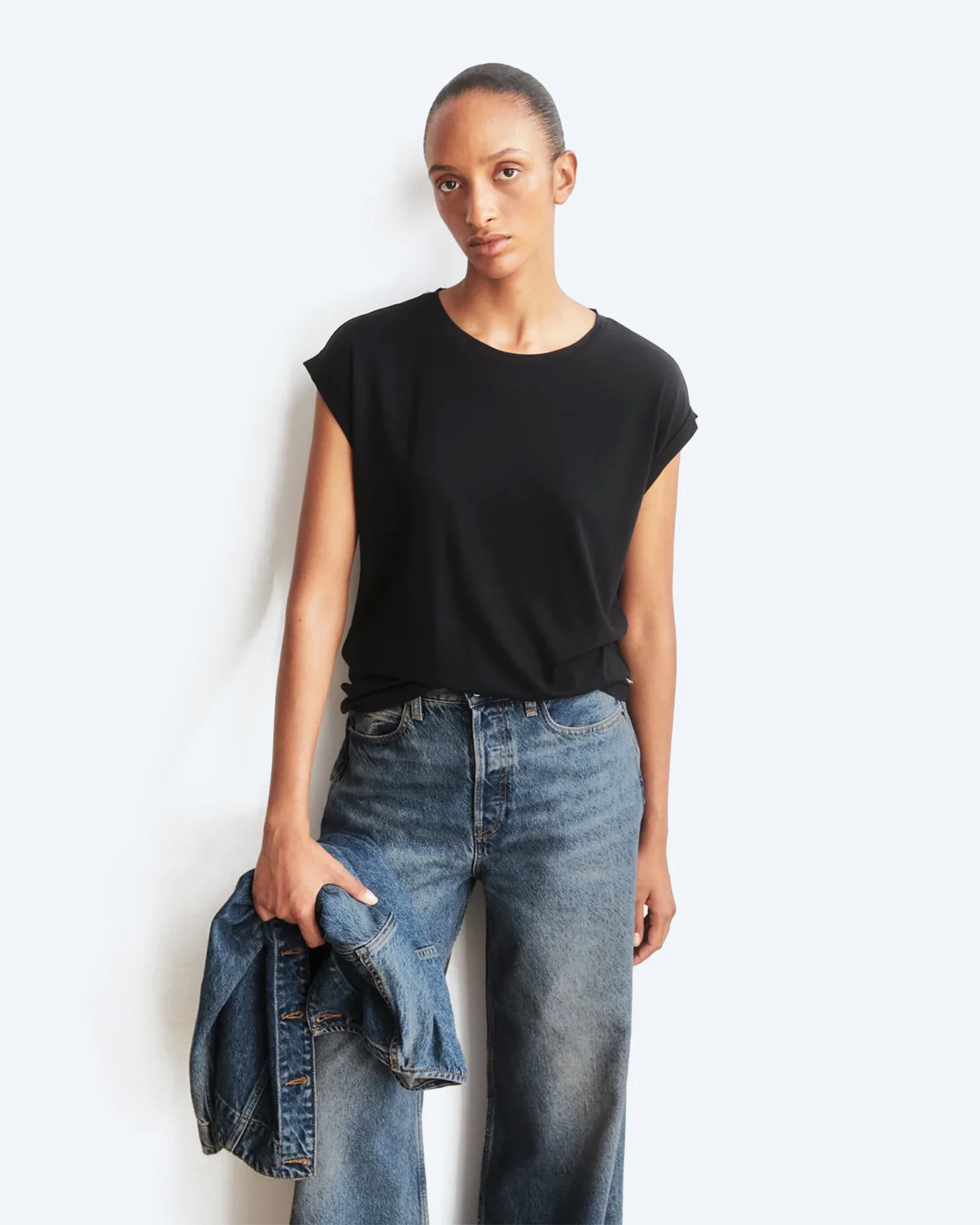 JILAANA T-SHIRT Black