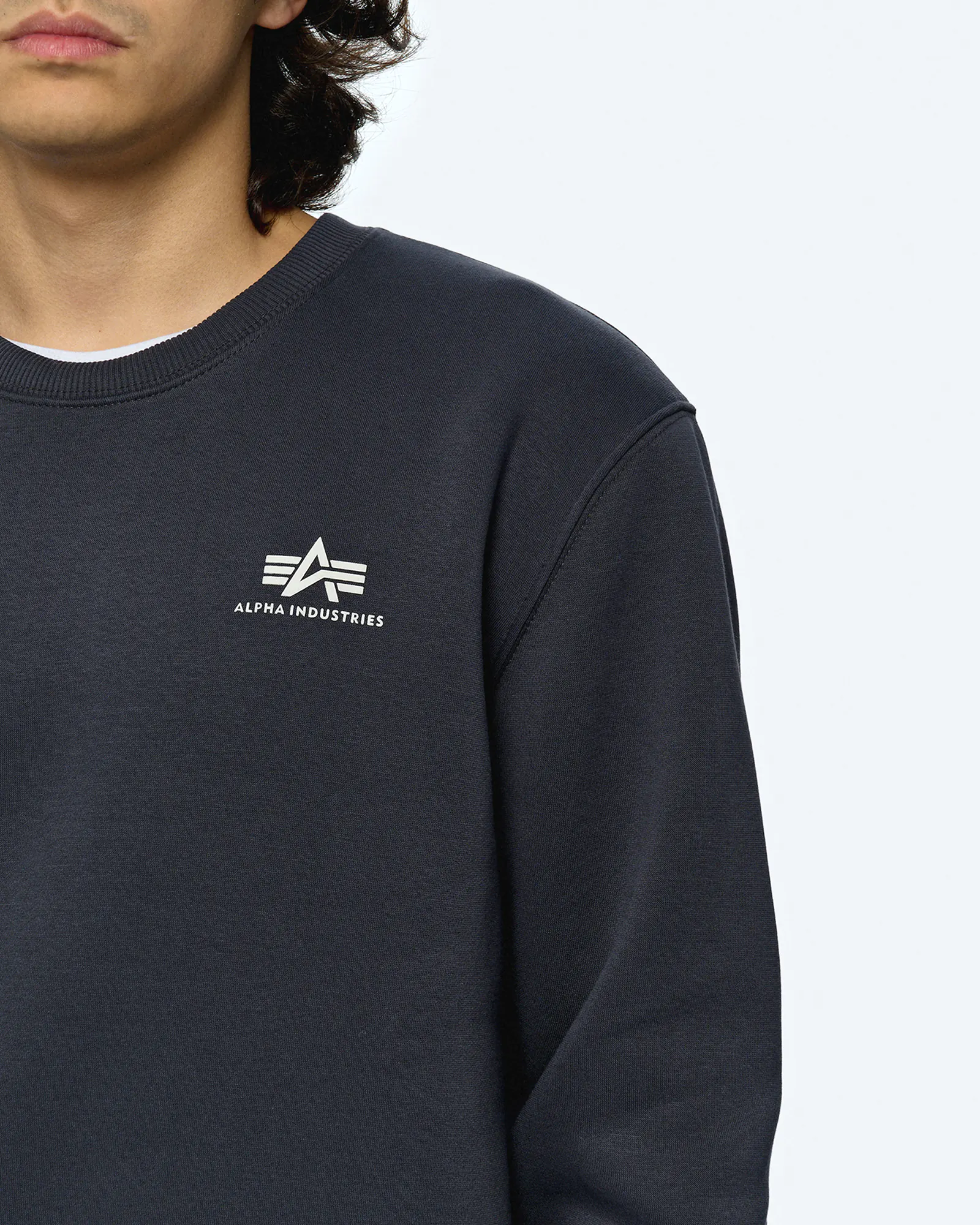 Alpha Industries Basic Sweater Small Logo Navy Alpha Industries Basic Sweater Small Logo Navy