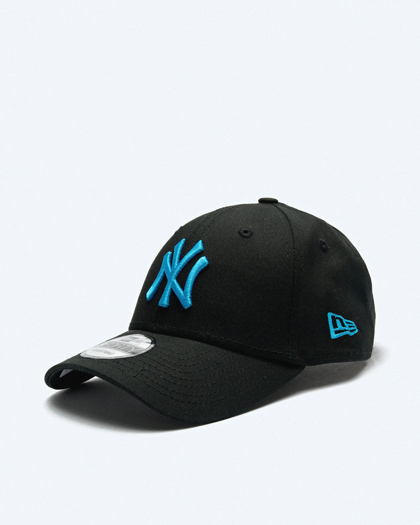 New Era Essential 9Forty Strapback Cap Black Blue