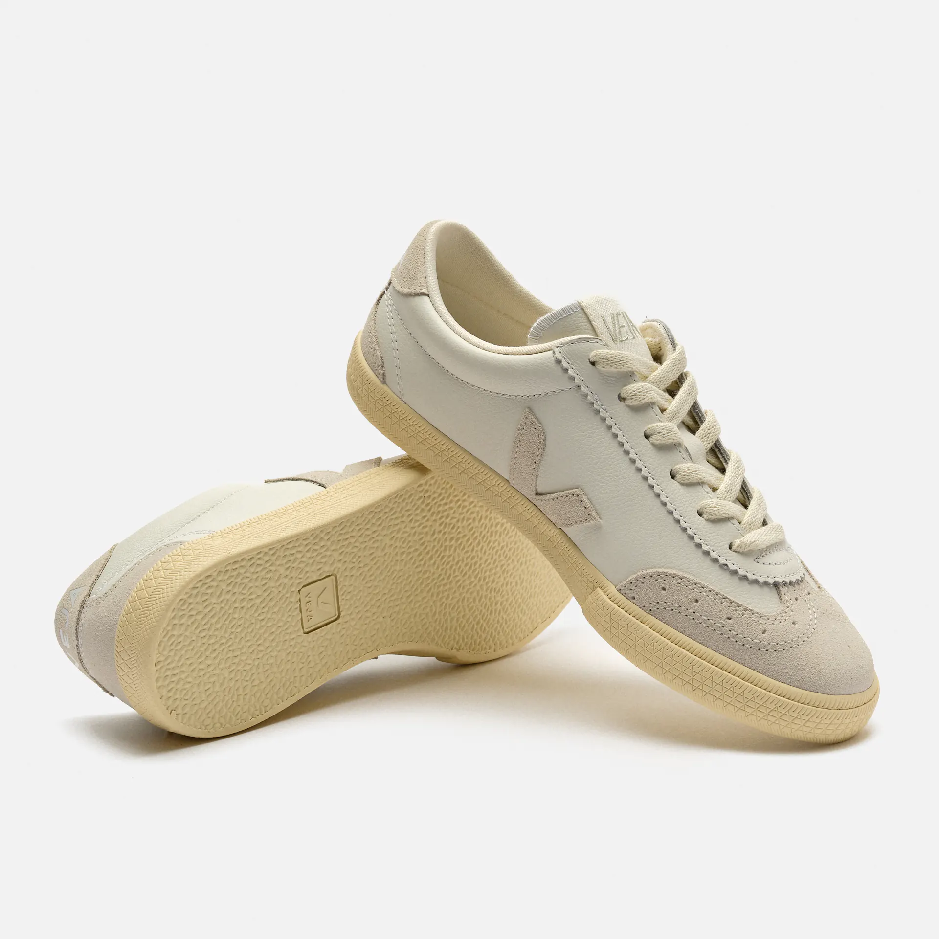 Veja Volley O.T. Woman Leather Sneaker White Natural