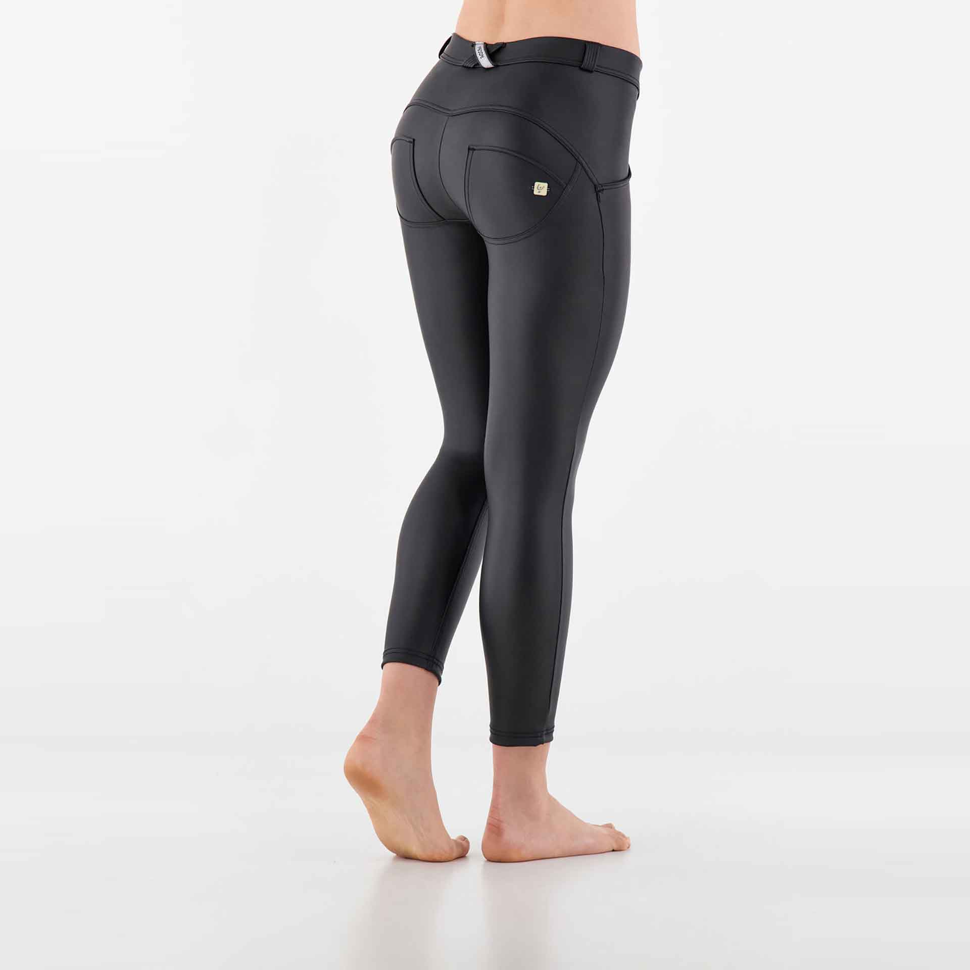 Freddy WR.UP Regular Waist Superskinny 7/8 Faux Leather Pants Black Freddy WR.UP Regular Waist Superskinny 7/8 Faux Leather Pants Black