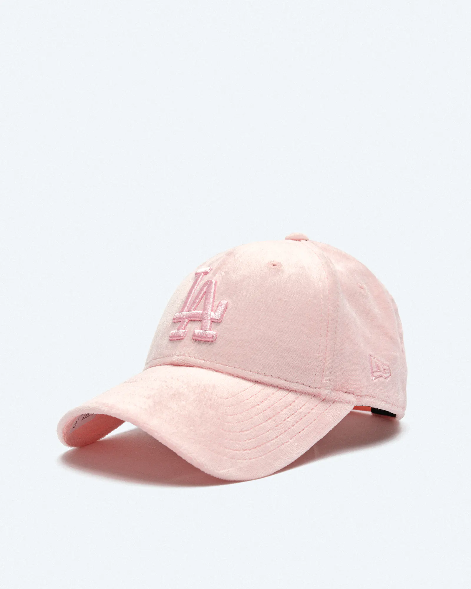 New Era MLB LA Dodgers Female Velour 9Forty Strapback Cap Pink New Era MLB LA Dodgers Female Velour 9Forty Strapback Cap Pink