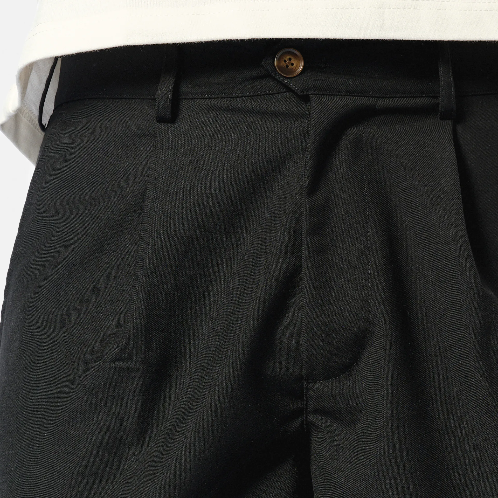 Prohibited Pleated Shorts Black