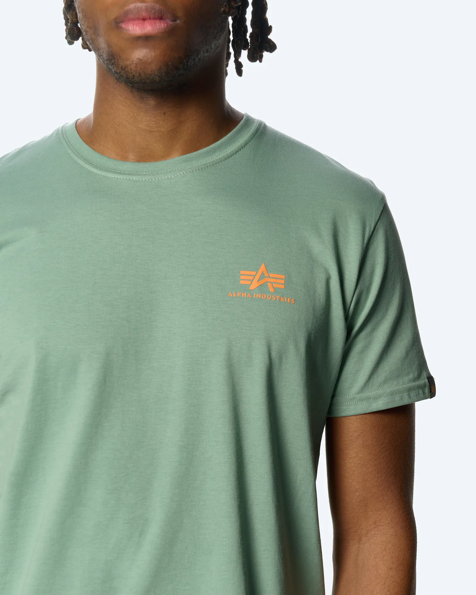 Alpha Industries Basic T-Shirt Small Logo Frosted Green Kopie