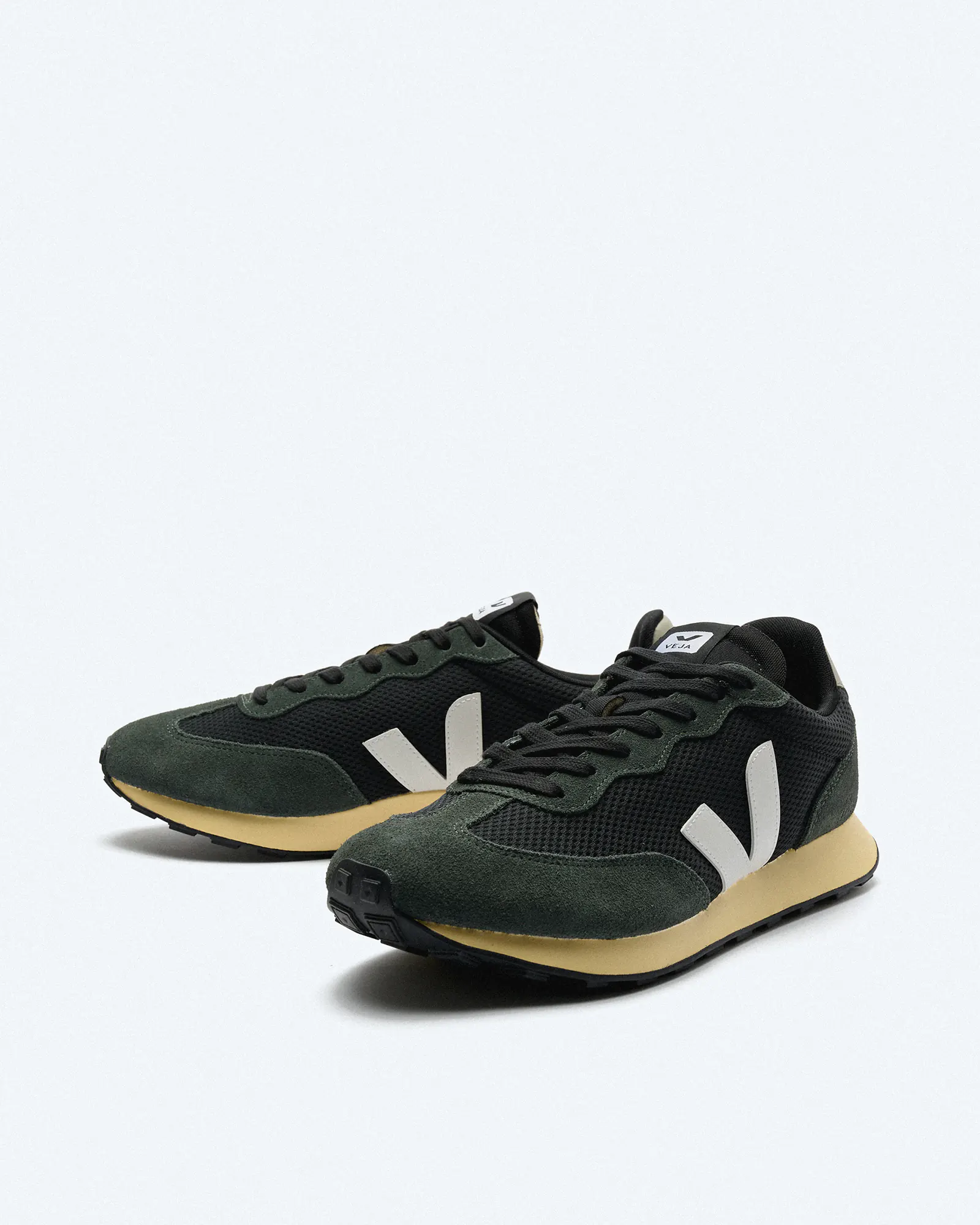 Veja Men Rio Branco II Alveomesh Sneaker Black/White Veja Men Rio Branco II Alveomesh Sneaker Black/White