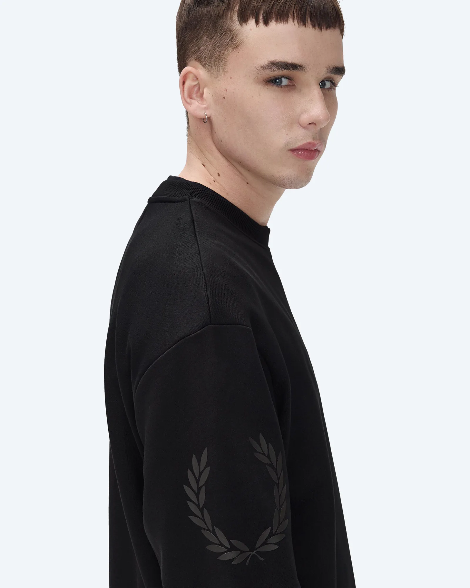 Reflective Laurel Sweatshirt Black